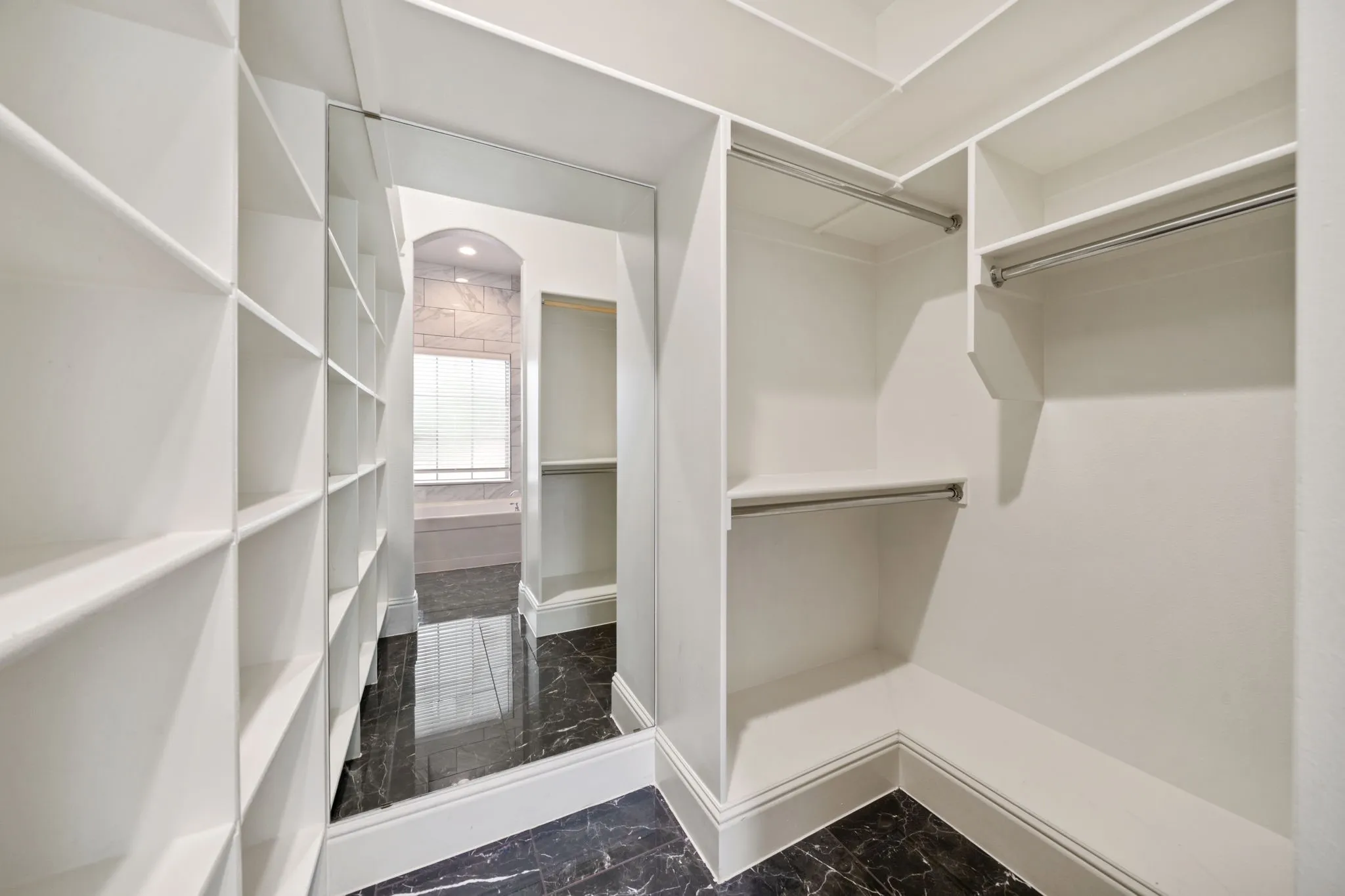 Single Family Residence For Sale in Hunt County , 2104 Wellington Street, Greenville, Texas 75401, 3 Bedroom, 3 Bathroom, 2 Garage spaces, 2,068 Sqft, built in 2019, mls#21241447, Real Estate Agent in Greenville, Homes For Sale in Hunt county, Homes For Sale in Greenville, Realtor in Greenville Texas, Real Estate Brokerage Independent Realty Texas, Luminita Cordes Realtor