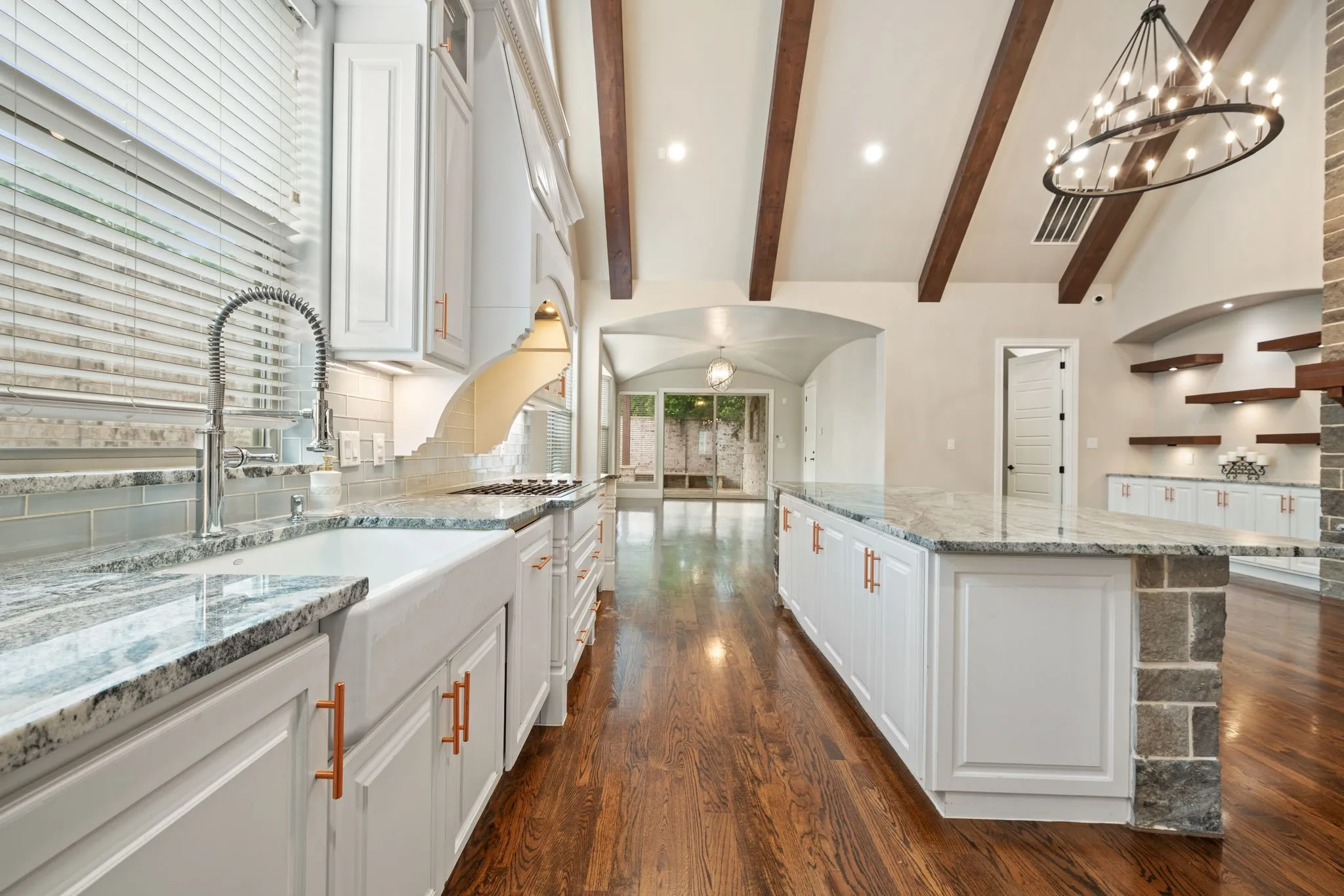 Single Family Residence For Sale in Hunt County , 2104 Wellington Street, Greenville, Texas 75401, 3 Bedroom, 3 Bathroom, 2 Garage spaces, 2,068 Sqft, built in 2019, mls#21241447, Real Estate Agent in Greenville, Homes For Sale in Hunt county, Homes For Sale in Greenville, Realtor in Greenville Texas, Real Estate Brokerage Independent Realty Texas, Luminita Cordes Realtor