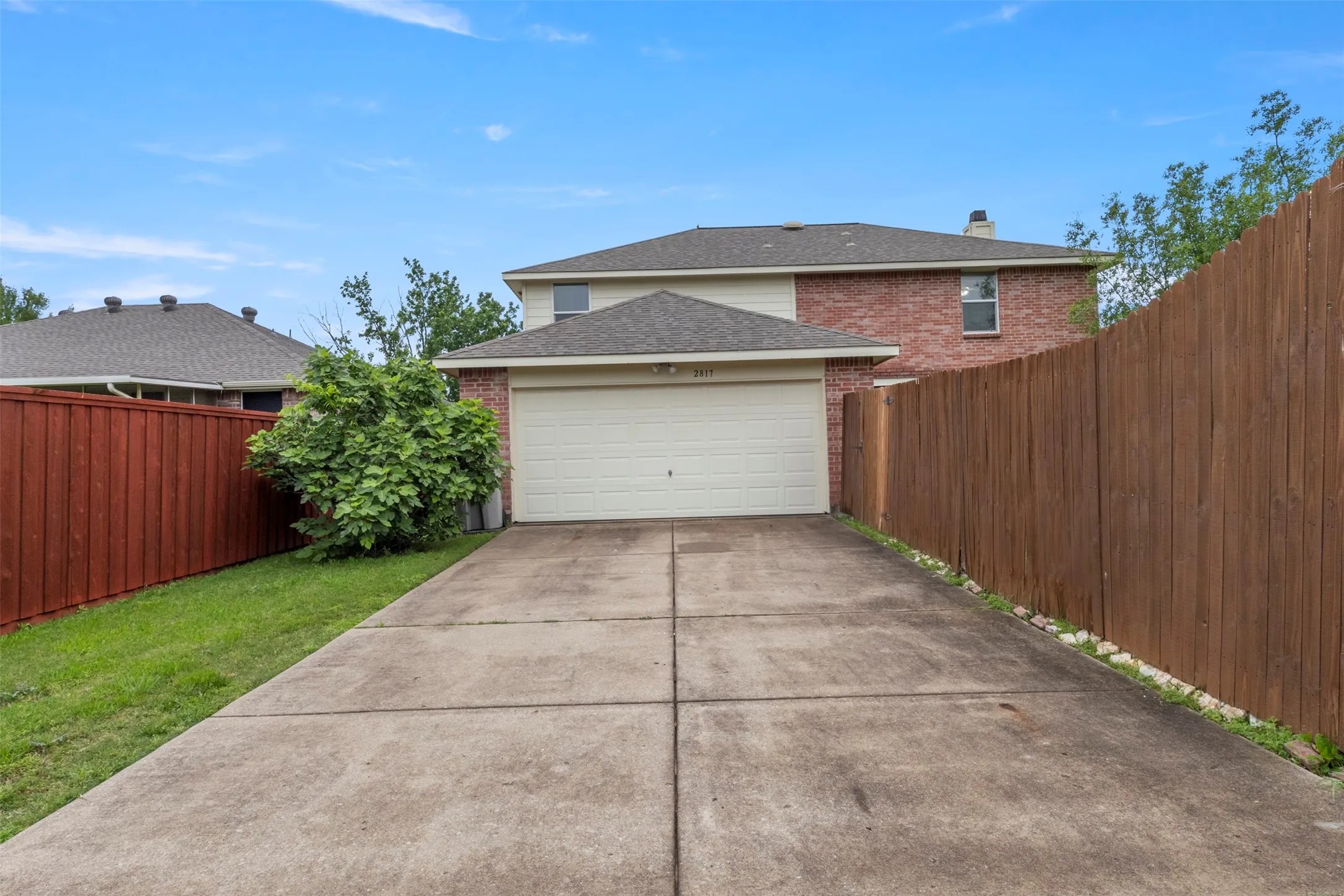 Single Family Residence For Sale in Rockwall County , 2817 Lake Terrace Drive, Wylie, Texas 75098, 4 Bedroom, 3 Bathroom, 2 Garage spaces, 2,730 Sqft, built in 2005, mls#21245283, Real Estate Agent in Wylie, Homes For Sale in Rockwall county, Homes For Sale in Wylie, Realtor in Wylie Texas, Real Estate Brokerage Independent Realty Texas, Luminita Cordes Realtor