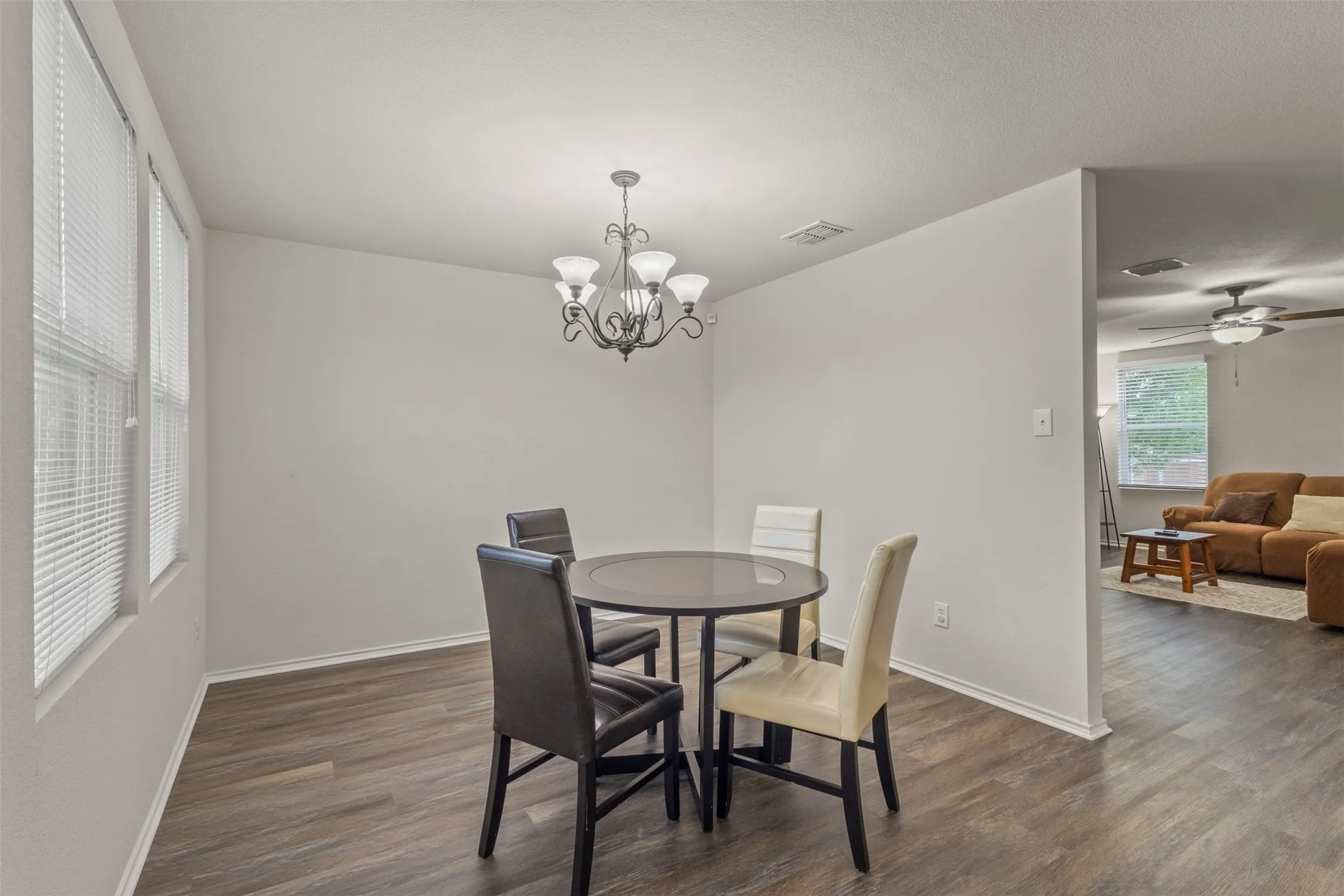 Single Family Residence For Sale in Rockwall County , 2817 Lake Terrace Drive, Wylie, Texas 75098, 4 Bedroom, 3 Bathroom, 2 Garage spaces, 2,730 Sqft, built in 2005, mls#21245283, Real Estate Agent in Wylie, Homes For Sale in Rockwall county, Homes For Sale in Wylie, Realtor in Wylie Texas, Real Estate Brokerage Independent Realty Texas, Luminita Cordes Realtor