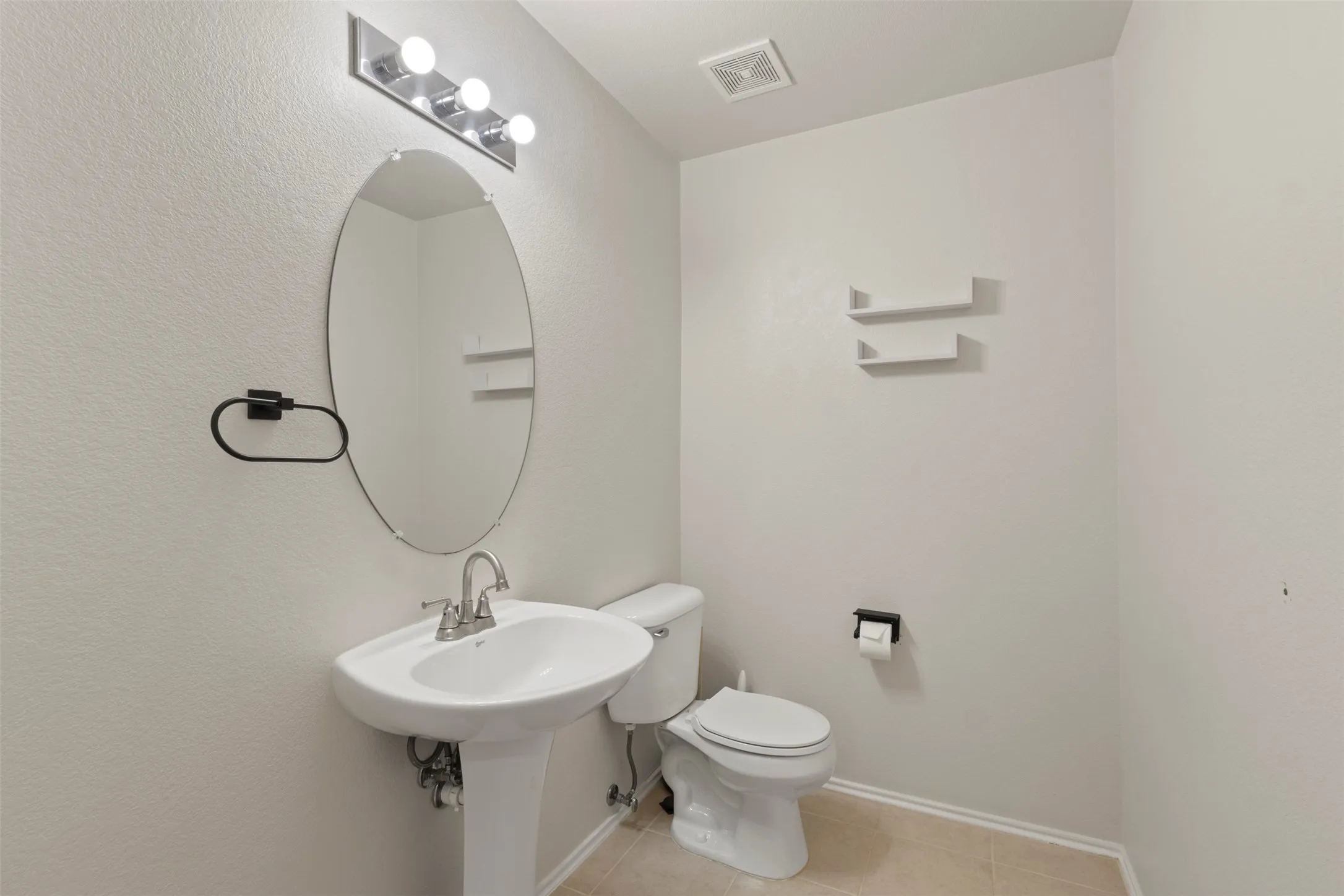 Single Family Residence For Sale in Rockwall County , 2817 Lake Terrace Drive, Wylie, Texas 75098, 4 Bedroom, 3 Bathroom, 2 Garage spaces, 2,730 Sqft, built in 2005, mls#21245283, Real Estate Agent in Wylie, Homes For Sale in Rockwall county, Homes For Sale in Wylie, Realtor in Wylie Texas, Real Estate Brokerage Independent Realty Texas, Luminita Cordes Realtor