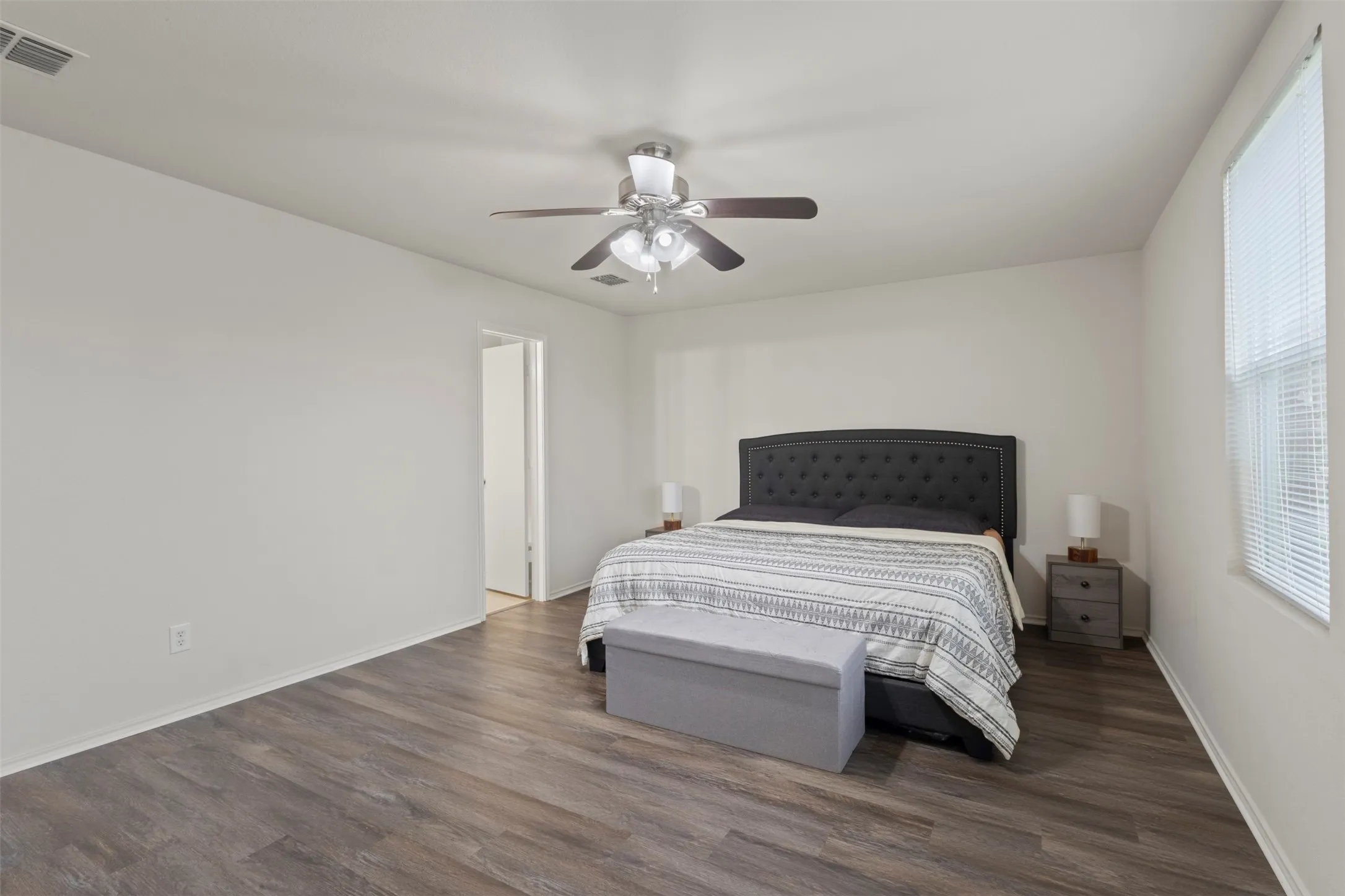 Single Family Residence For Sale in Rockwall County , 2817 Lake Terrace Drive, Wylie, Texas 75098, 4 Bedroom, 3 Bathroom, 2 Garage spaces, 2,730 Sqft, built in 2005, mls#21245283, Real Estate Agent in Wylie, Homes For Sale in Rockwall county, Homes For Sale in Wylie, Realtor in Wylie Texas, Real Estate Brokerage Independent Realty Texas, Luminita Cordes Realtor