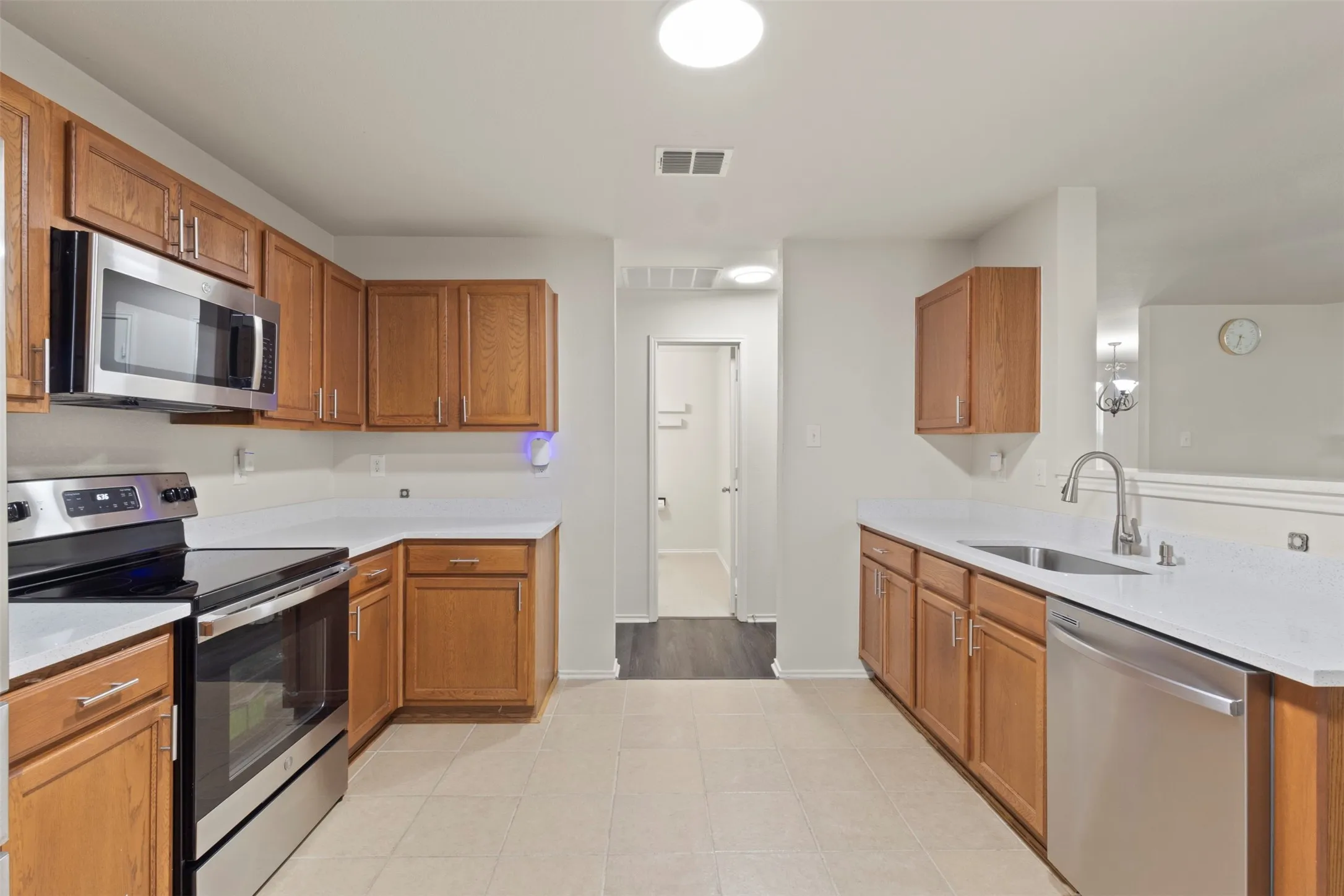 Single Family Residence For Sale in Rockwall County , 2817 Lake Terrace Drive, Wylie, Texas 75098, 4 Bedroom, 3 Bathroom, 2 Garage spaces, 2,730 Sqft, built in 2005, mls#21245283, Real Estate Agent in Wylie, Homes For Sale in Rockwall county, Homes For Sale in Wylie, Realtor in Wylie Texas, Real Estate Brokerage Independent Realty Texas, Luminita Cordes Realtor