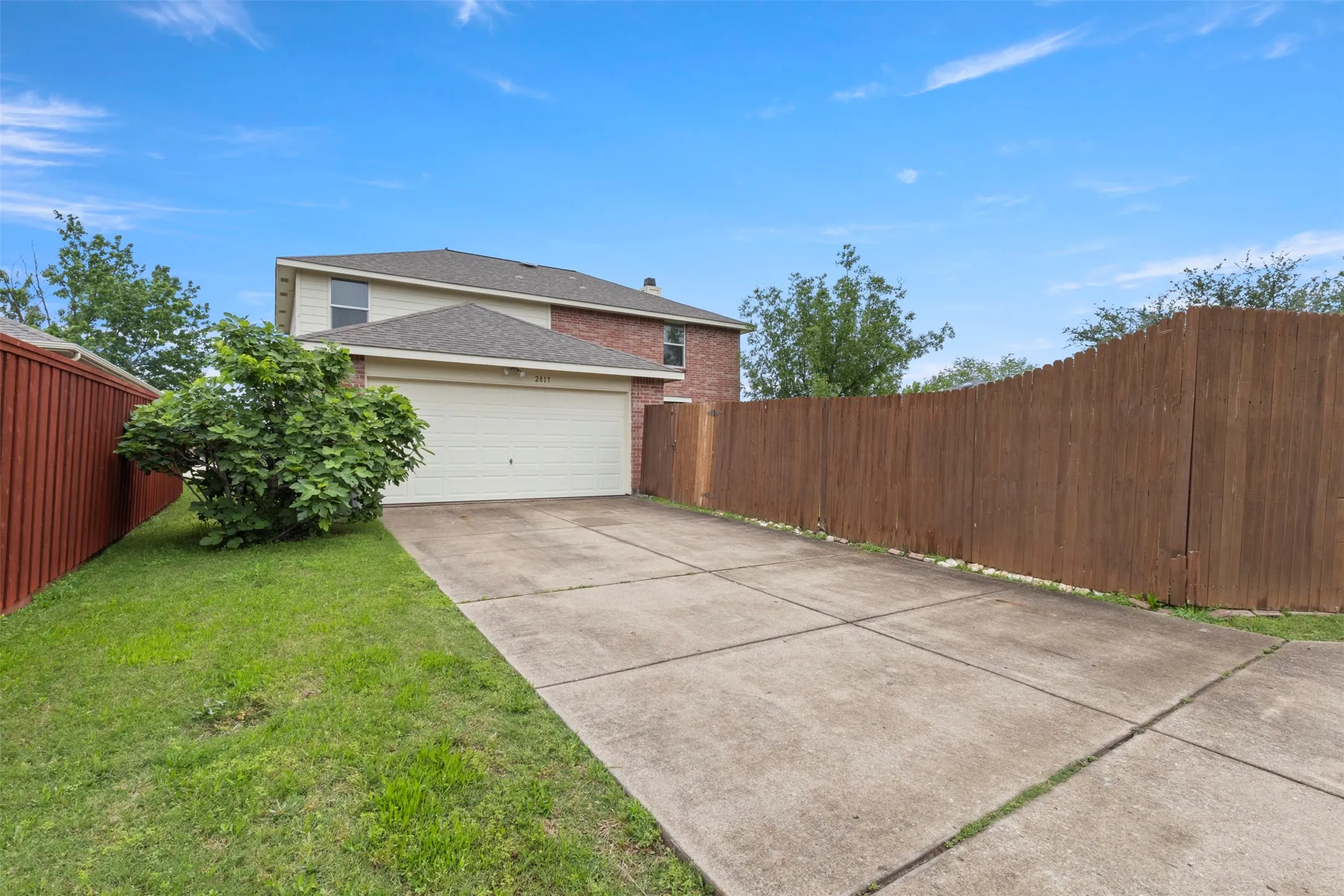 Single Family Residence For Sale in Rockwall County , 2817 Lake Terrace Drive, Wylie, Texas 75098, 4 Bedroom, 3 Bathroom, 2 Garage spaces, 2,730 Sqft, built in 2005, mls#21245283, Real Estate Agent in Wylie, Homes For Sale in Rockwall county, Homes For Sale in Wylie, Realtor in Wylie Texas, Real Estate Brokerage Independent Realty Texas, Luminita Cordes Realtor