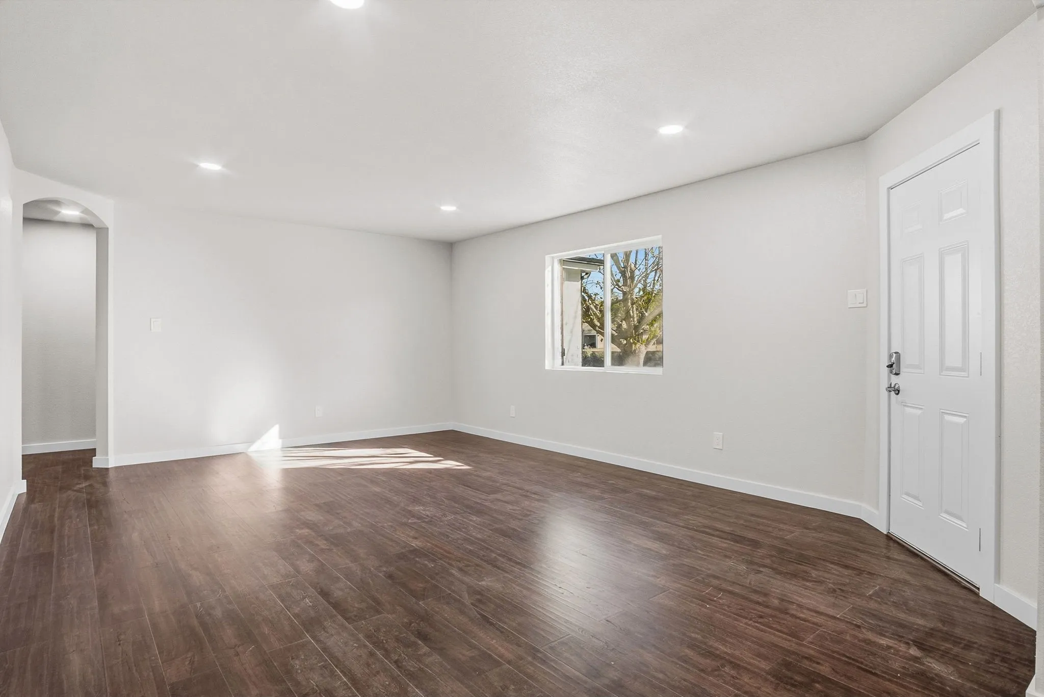 Single Family Residence For Sale in Parker County , 1318 W Water Street, Weatherford, Texas 76086, 3 Bedroom, 2 Bathroom, 1 Garage spaces, 1,547 Sqft, built in 1955, Preowned, mls#21249669, Real Estate Agent in Weatherford, Homes For Sale in Parker county, Homes For Sale in Weatherford, Realtor in Weatherford Texas, Real Estate Brokerage Independent Realty Texas, Luminita Cordes Realtor