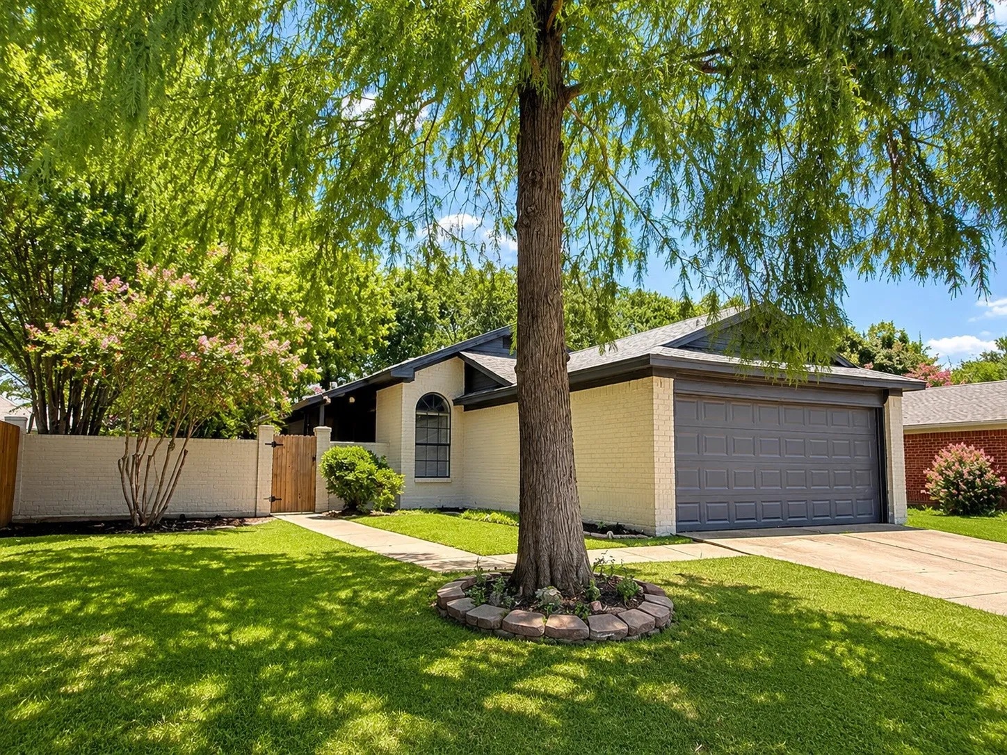 Single Family Residence For Sale in Tarrant County , 6816 Fire Hill Drive, Fort Worth, Texas 76137, 3 Bedroom, 2 Bathroom, 2 Garage spaces, 1,462 Sqft, built in 1984, mls#21240068, Real Estate Agent in Fort Worth, Homes For Sale in Tarrant county, Homes For Sale in Fort Worth, Realtor in Fort Worth Texas, Real Estate Brokerage Independent Realty Texas, Luminita Cordes Realtor