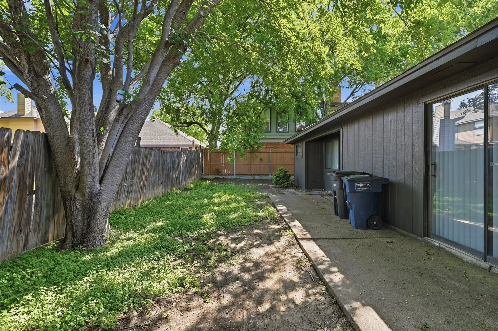 Single Family Residence For Sale in Tarrant County , 6816 Fire Hill Drive, Fort Worth, Texas 76137, 3 Bedroom, 2 Bathroom, 2 Garage spaces, 1,462 Sqft, built in 1984, mls#21240068, Real Estate Agent in Fort Worth, Homes For Sale in Tarrant county, Homes For Sale in Fort Worth, Realtor in Fort Worth Texas, Real Estate Brokerage Independent Realty Texas, Luminita Cordes Realtor