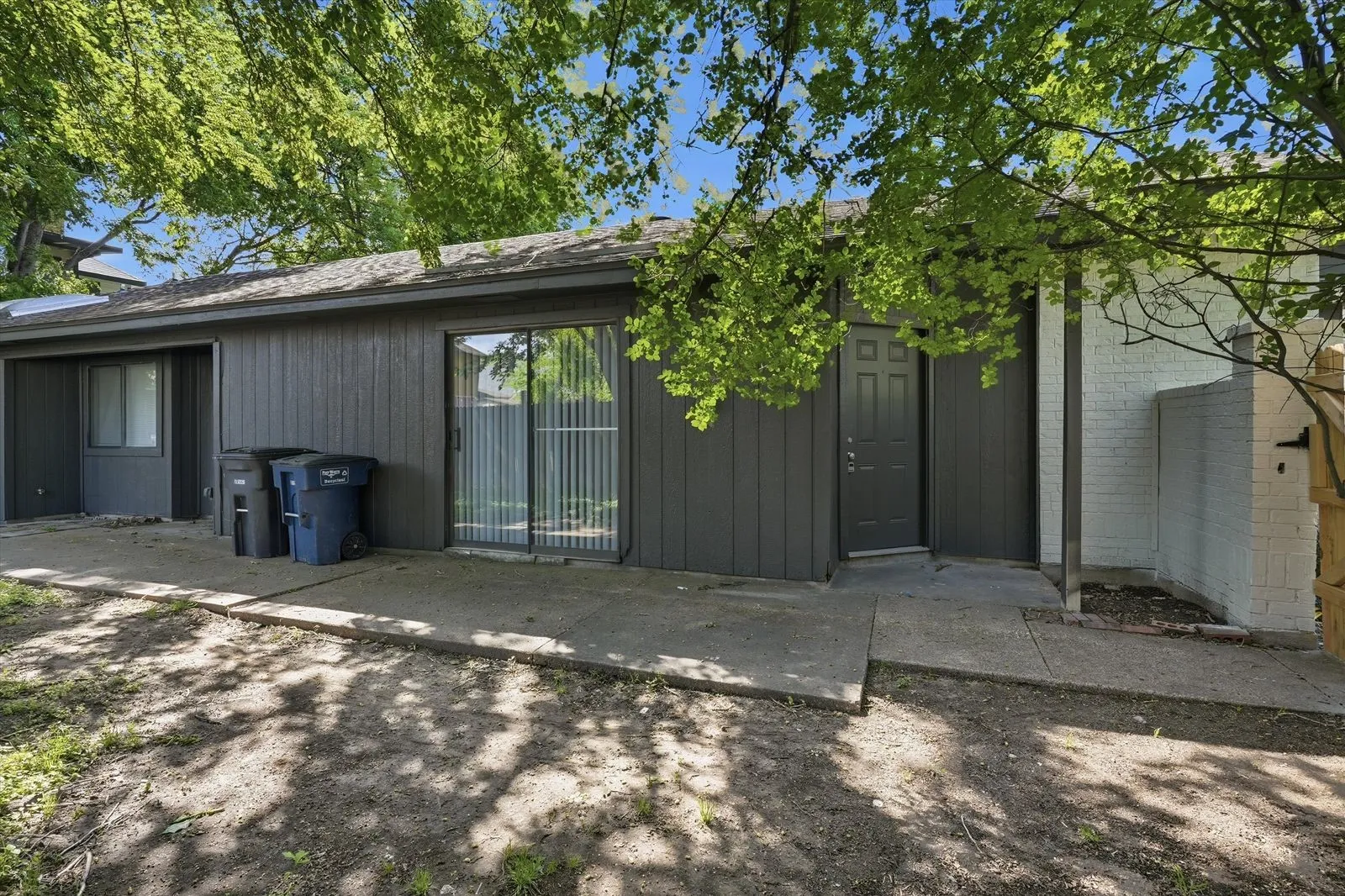 Single Family Residence For Sale in Tarrant County , 6816 Fire Hill Drive, Fort Worth, Texas 76137, 3 Bedroom, 2 Bathroom, 2 Garage spaces, 1,462 Sqft, built in 1984, mls#21240068, Real Estate Agent in Fort Worth, Homes For Sale in Tarrant county, Homes For Sale in Fort Worth, Realtor in Fort Worth Texas, Real Estate Brokerage Independent Realty Texas, Luminita Cordes Realtor