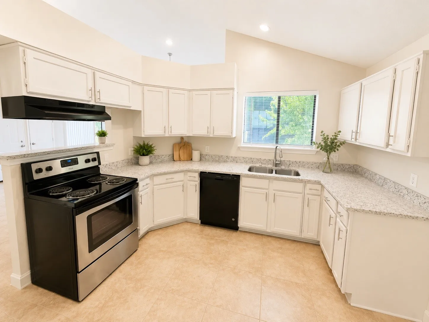 Single Family Residence For Sale in Tarrant County , 6816 Fire Hill Drive, Fort Worth, Texas 76137, 3 Bedroom, 2 Bathroom, 2 Garage spaces, 1,462 Sqft, built in 1984, mls#21240068, Real Estate Agent in Fort Worth, Homes For Sale in Tarrant county, Homes For Sale in Fort Worth, Realtor in Fort Worth Texas, Real Estate Brokerage Independent Realty Texas, Luminita Cordes Realtor