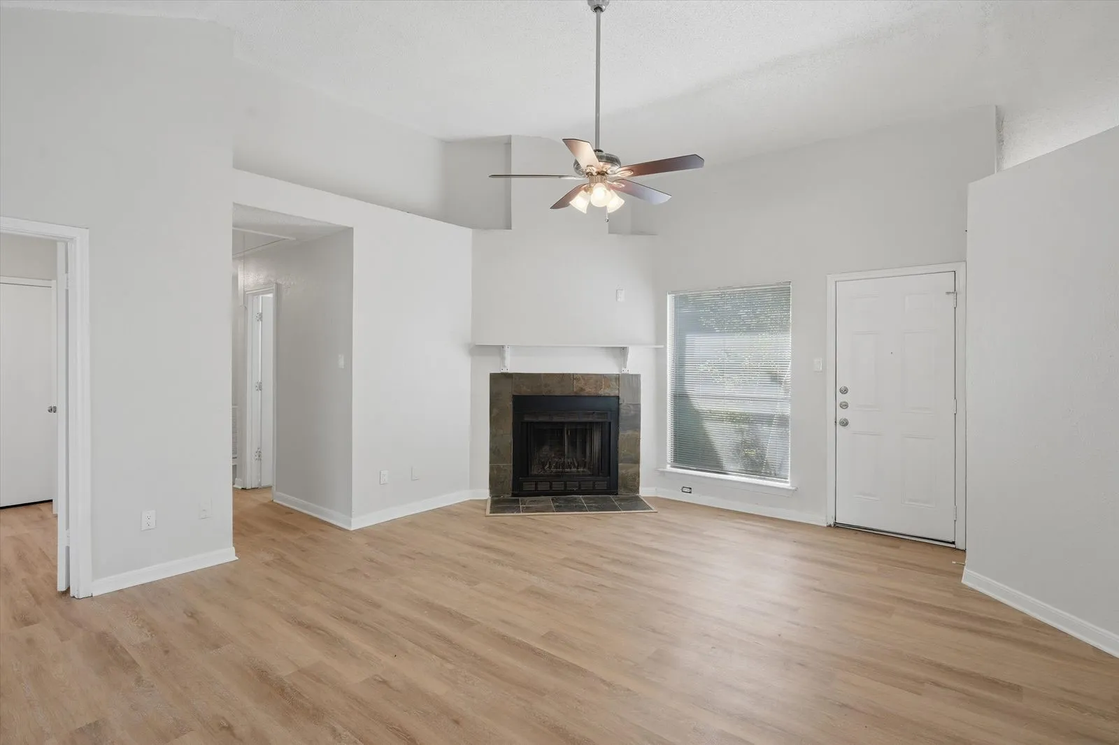 Single Family Residence For Sale in Tarrant County , 6816 Fire Hill Drive, Fort Worth, Texas 76137, 3 Bedroom, 2 Bathroom, 2 Garage spaces, 1,462 Sqft, built in 1984, mls#21240068, Real Estate Agent in Fort Worth, Homes For Sale in Tarrant county, Homes For Sale in Fort Worth, Realtor in Fort Worth Texas, Real Estate Brokerage Independent Realty Texas, Luminita Cordes Realtor