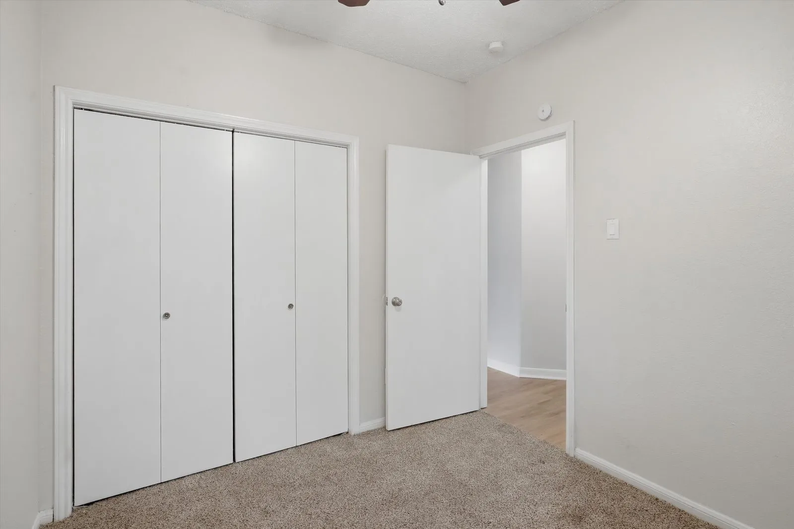 Single Family Residence For Sale in Tarrant County , 6816 Fire Hill Drive, Fort Worth, Texas 76137, 3 Bedroom, 2 Bathroom, 2 Garage spaces, 1,462 Sqft, built in 1984, mls#21240068, Real Estate Agent in Fort Worth, Homes For Sale in Tarrant county, Homes For Sale in Fort Worth, Realtor in Fort Worth Texas, Real Estate Brokerage Independent Realty Texas, Luminita Cordes Realtor