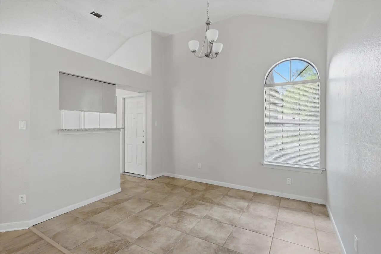 Single Family Residence For Sale in Tarrant County , 6816 Fire Hill Drive, Fort Worth, Texas 76137, 3 Bedroom, 2 Bathroom, 2 Garage spaces, 1,462 Sqft, built in 1984, mls#21240068, Real Estate Agent in Fort Worth, Homes For Sale in Tarrant county, Homes For Sale in Fort Worth, Realtor in Fort Worth Texas, Real Estate Brokerage Independent Realty Texas, Luminita Cordes Realtor