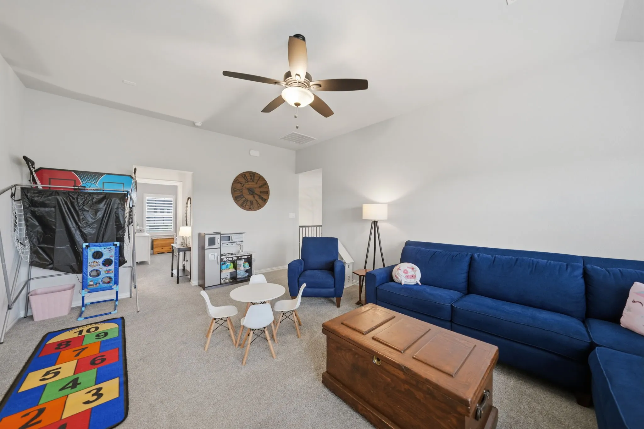 2nd living room upstairs