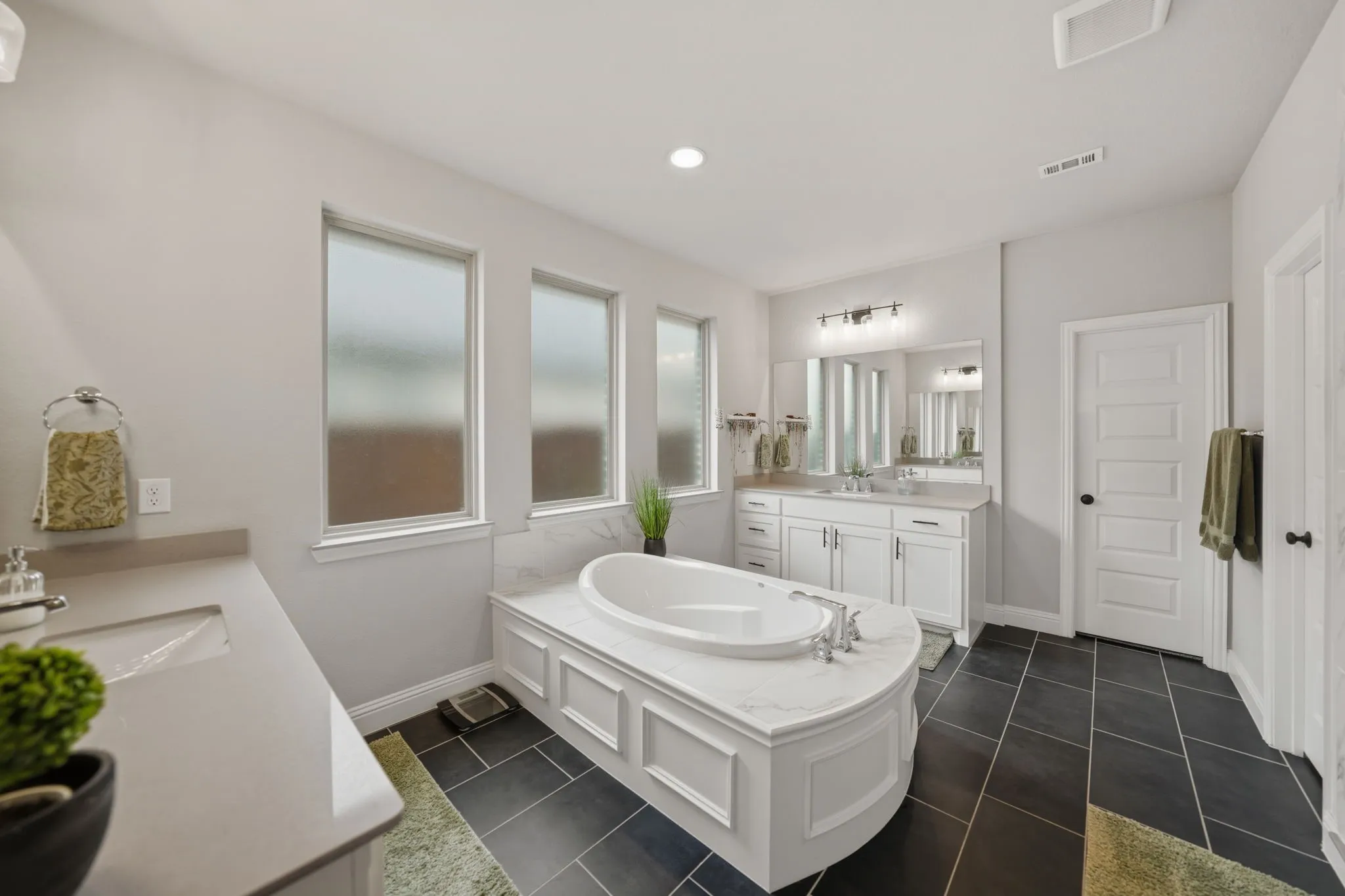 Single Family Residence For Sale in Tarrant County , 9801 Wexley Way, Fort Worth, Texas 76131, 4 Bedroom, 3 Bathroom, 3 Garage spaces, 3,353 Sqft, built in 2021, Preowned, mls#21246514, Real Estate Agent in Fort Worth, Homes For Sale in Tarrant county, Homes For Sale in Fort Worth, Realtor in Fort Worth Texas, Real Estate Brokerage Independent Realty Texas, Luminita Cordes Realtor
