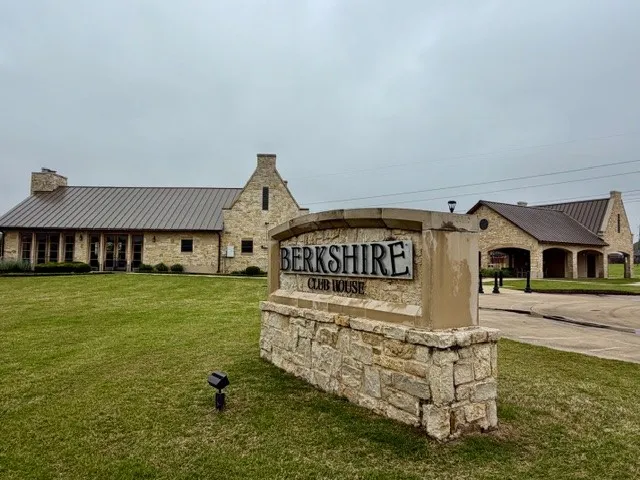 Single Family Residence For Sale in Tarrant County , 9801 Wexley Way, Fort Worth, Texas 76131, 4 Bedroom, 3 Bathroom, 3 Garage spaces, 3,353 Sqft, built in 2021, Preowned, mls#21246514, Real Estate Agent in Fort Worth, Homes For Sale in Tarrant county, Homes For Sale in Fort Worth, Realtor in Fort Worth Texas, Real Estate Brokerage Independent Realty Texas, Luminita Cordes Realtor