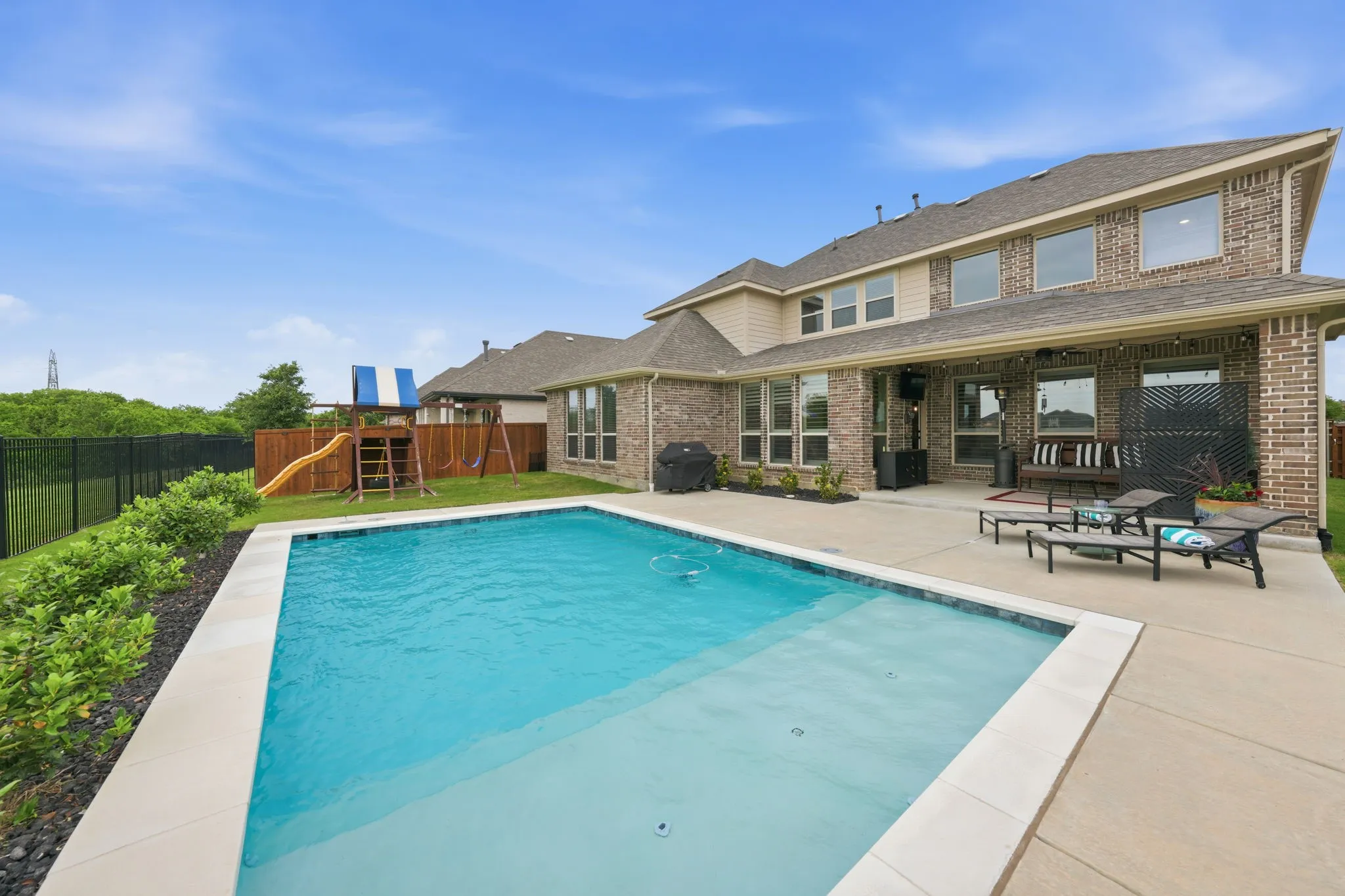 Single Family Residence For Sale in Tarrant County , 9801 Wexley Way, Fort Worth, Texas 76131, 4 Bedroom, 3 Bathroom, 3 Garage spaces, 3,353 Sqft, built in 2021, Preowned, mls#21246514, Real Estate Agent in Fort Worth, Homes For Sale in Tarrant county, Homes For Sale in Fort Worth, Realtor in Fort Worth Texas, Real Estate Brokerage Independent Realty Texas, Luminita Cordes Realtor