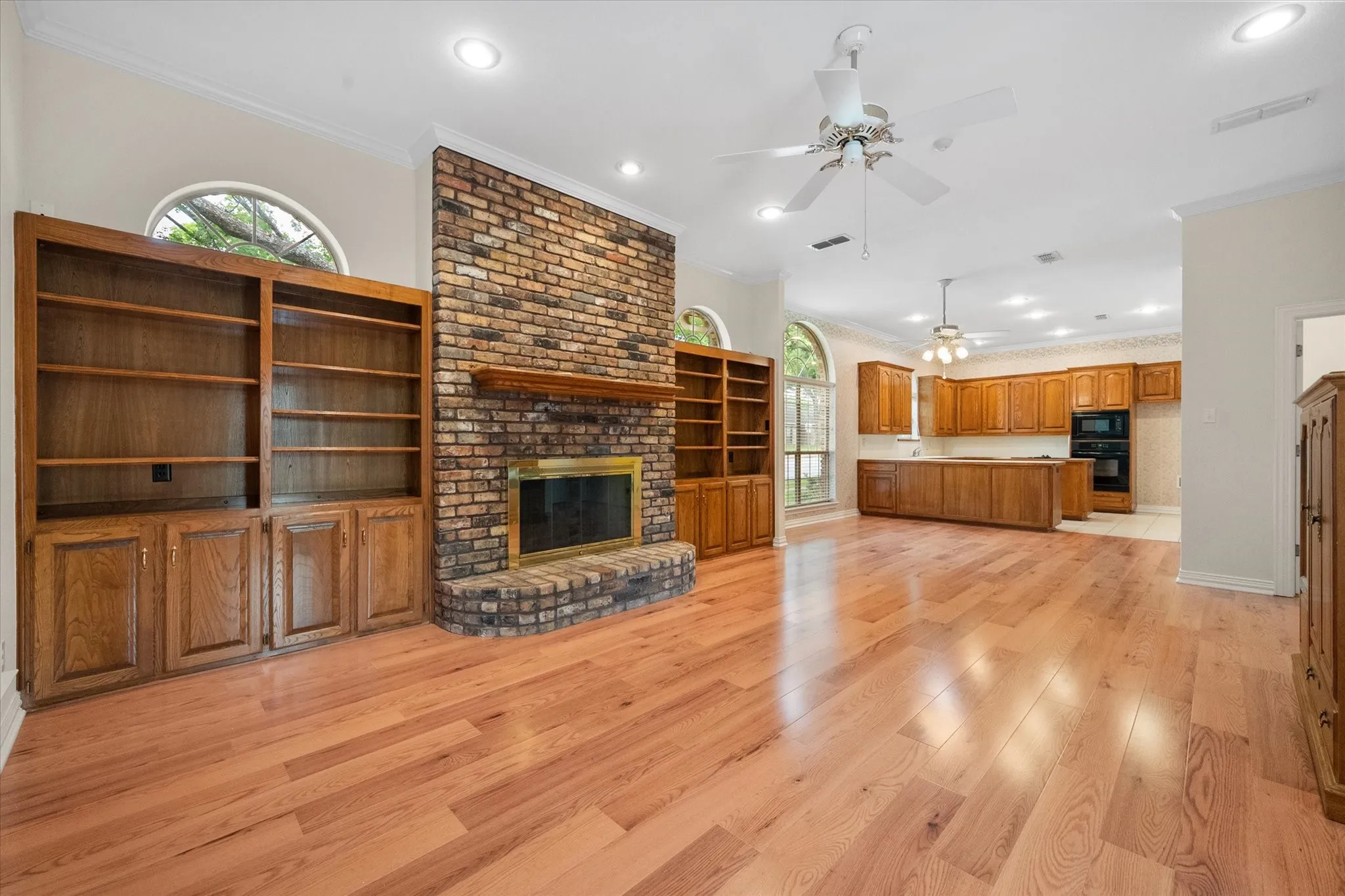 Open concept to the kitchen