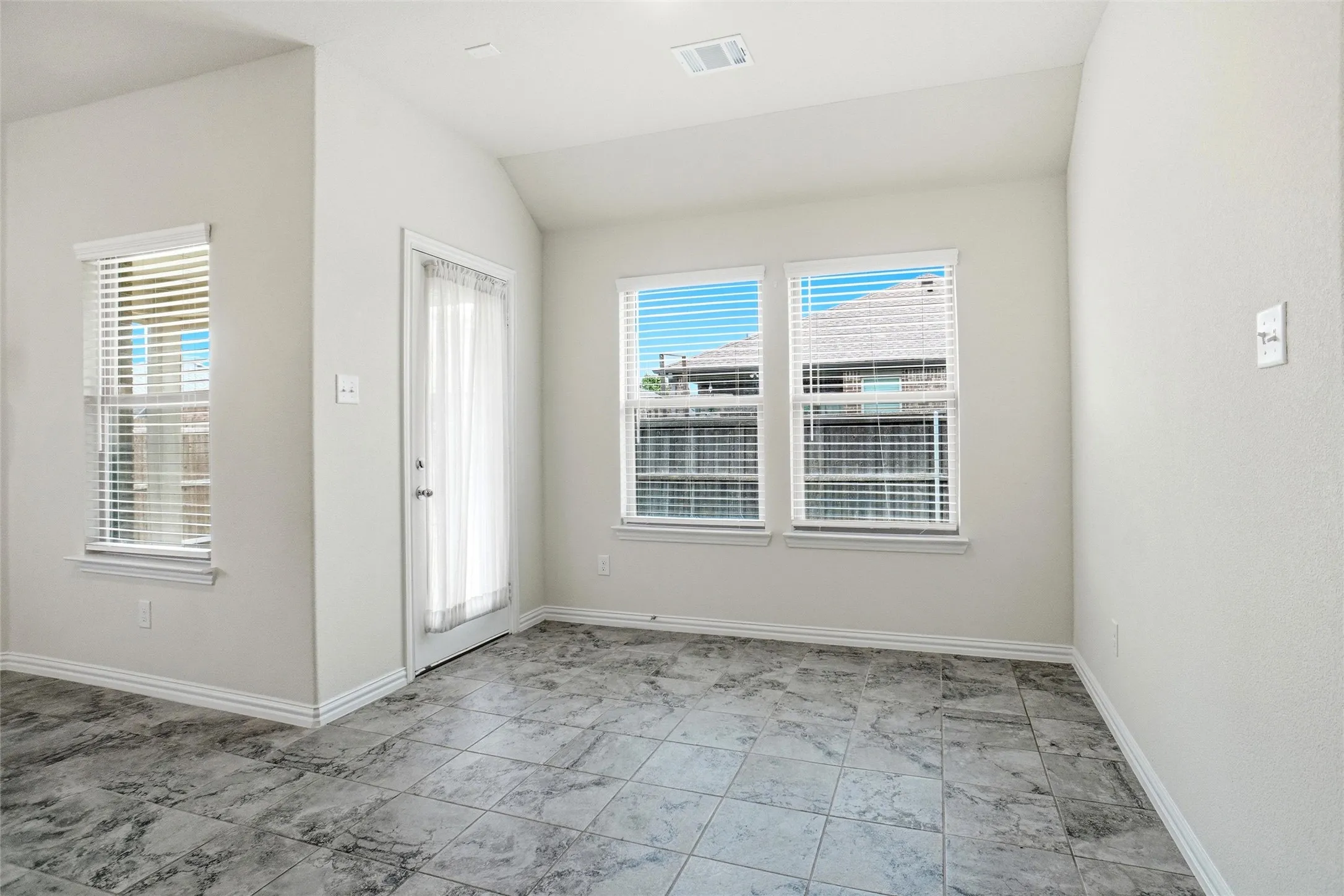 Single Family Residence For Sale in Denton County , 3017 Cliffview Drive, Sanger, Texas 76266, 3 Bedroom, 2 Bathroom, 2 Garage spaces, 1,601 Sqft, built in 2022, mls#21245542, Real Estate Agent in Sanger, Homes For Sale in Denton county, Homes For Sale in Sanger, Realtor in Sanger Texas, Real Estate Brokerage Independent Realty Texas, Luminita Cordes Realtor