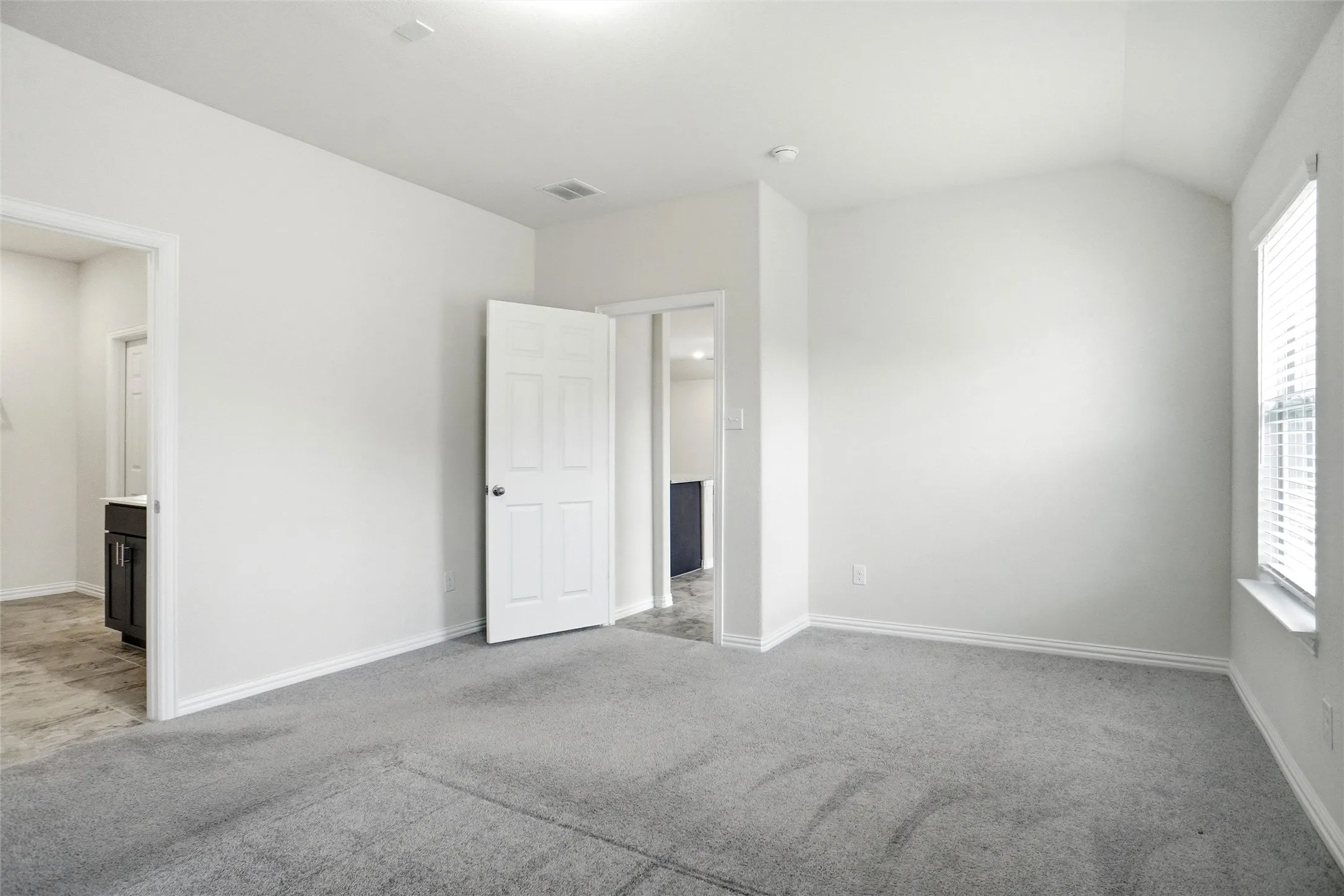 Single Family Residence For Sale in Denton County , 3017 Cliffview Drive, Sanger, Texas 76266, 3 Bedroom, 2 Bathroom, 2 Garage spaces, 1,601 Sqft, built in 2022, mls#21245542, Real Estate Agent in Sanger, Homes For Sale in Denton county, Homes For Sale in Sanger, Realtor in Sanger Texas, Real Estate Brokerage Independent Realty Texas, Luminita Cordes Realtor