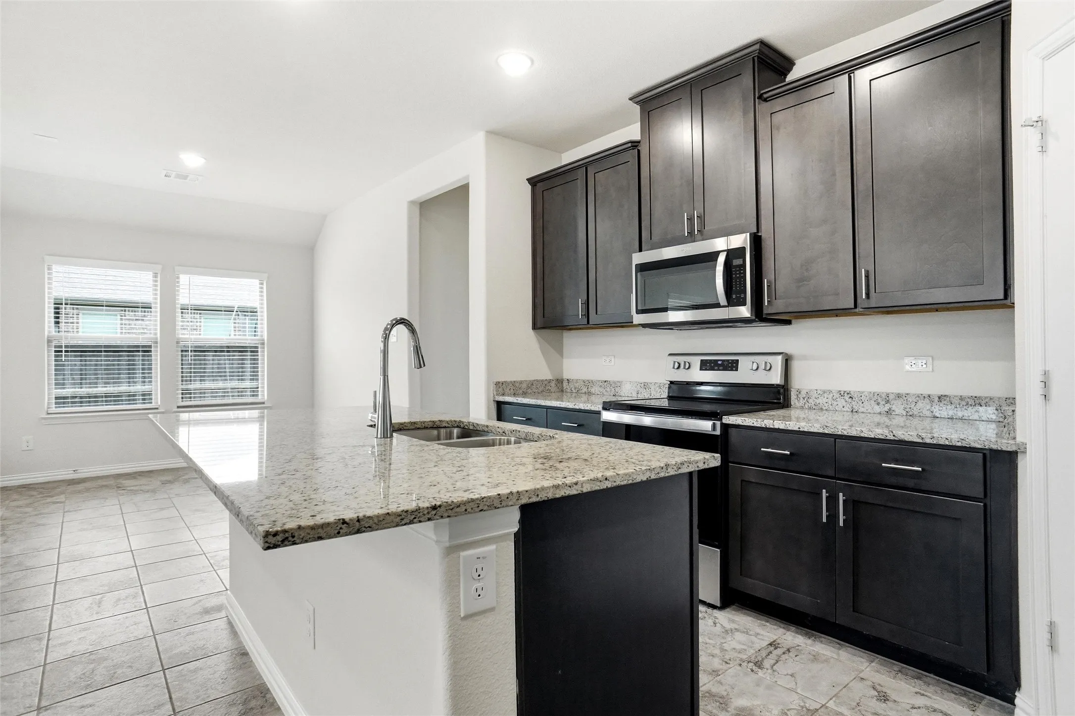 Single Family Residence For Sale in Denton County , 3017 Cliffview Drive, Sanger, Texas 76266, 3 Bedroom, 2 Bathroom, 2 Garage spaces, 1,601 Sqft, built in 2022, mls#21245542, Real Estate Agent in Sanger, Homes For Sale in Denton county, Homes For Sale in Sanger, Realtor in Sanger Texas, Real Estate Brokerage Independent Realty Texas, Luminita Cordes Realtor
