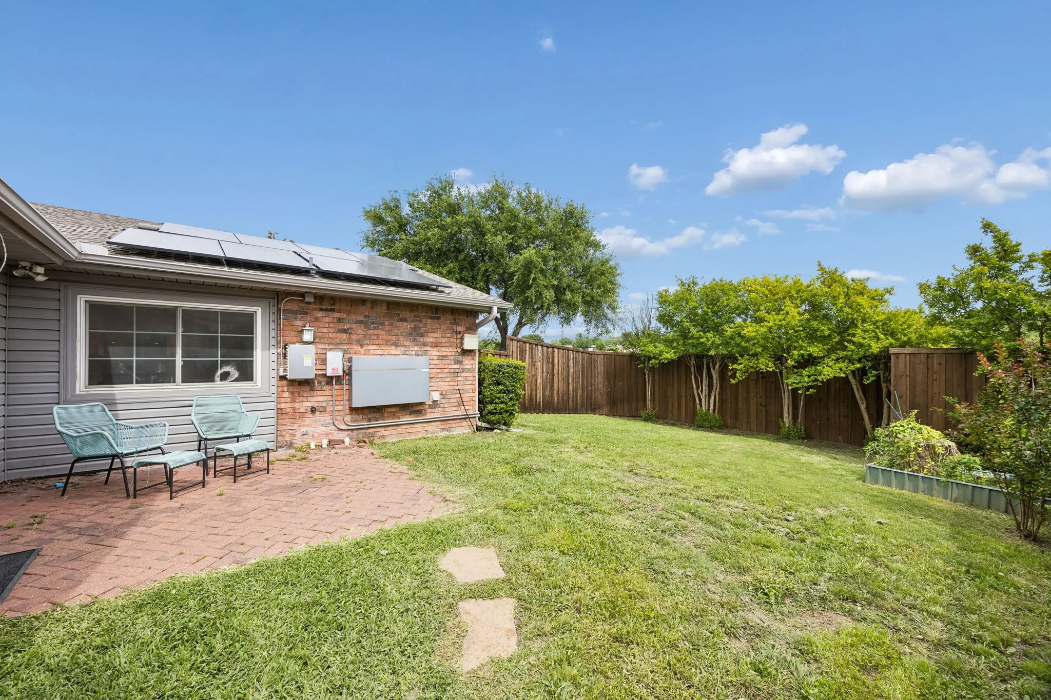 Single Family Residence For Sale in Denton County , 2936 Furneaux Lane, Carrollton, Texas 75007, 4 Bedroom, 2 Bathroom, 2 Garage spaces, 2,111 Sqft, built in 1978, Preowned, mls#21245777, Real Estate Agent in Carrollton, Homes For Sale in Denton county, Homes For Sale in Carrollton, Realtor in Carrollton Texas, Real Estate Brokerage Independent Realty Texas, Luminita Cordes Realtor