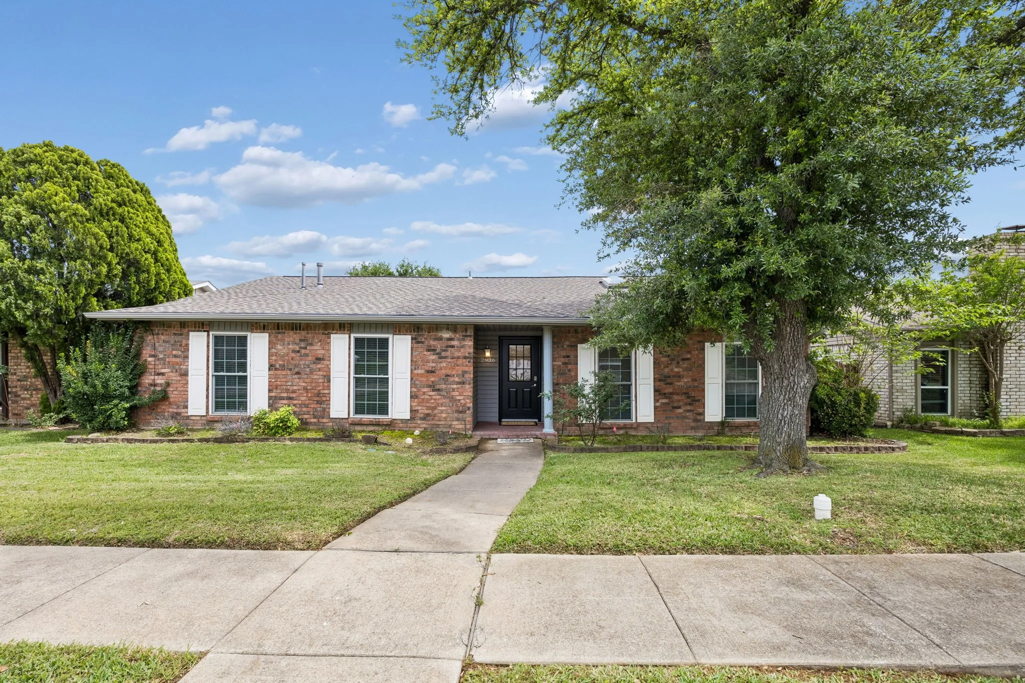 Single Family Residence For Sale in Denton County , 2936 Furneaux Lane, Carrollton, Texas 75007, 4 Bedroom, 2 Bathroom, 2 Garage spaces, 2,111 Sqft, built in 1978, Preowned, mls#21245777, Real Estate Agent in Carrollton, Homes For Sale in Denton county, Homes For Sale in Carrollton, Realtor in Carrollton Texas, Real Estate Brokerage Independent Realty Texas, Luminita Cordes Realtor