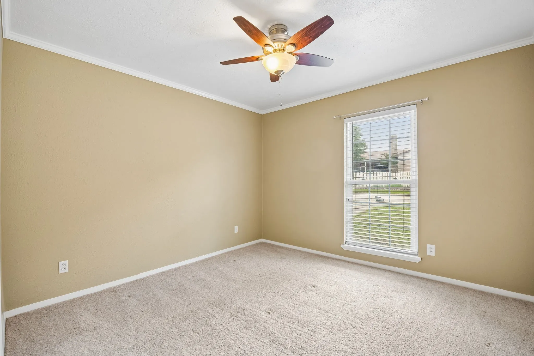 Single Family Residence For Sale in Denton County , 2936 Furneaux Lane, Carrollton, Texas 75007, 4 Bedroom, 2 Bathroom, 2 Garage spaces, 2,111 Sqft, built in 1978, Preowned, mls#21245777, Real Estate Agent in Carrollton, Homes For Sale in Denton county, Homes For Sale in Carrollton, Realtor in Carrollton Texas, Real Estate Brokerage Independent Realty Texas, Luminita Cordes Realtor
