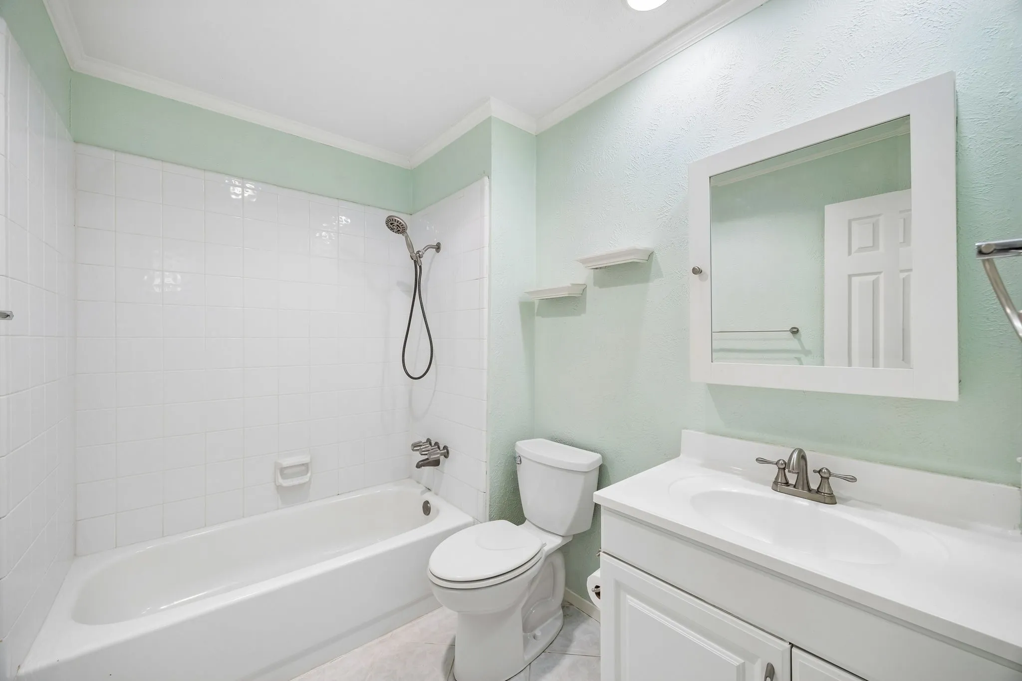 Single Family Residence For Sale in Denton County , 2936 Furneaux Lane, Carrollton, Texas 75007, 4 Bedroom, 2 Bathroom, 2 Garage spaces, 2,111 Sqft, built in 1978, Preowned, mls#21245777, Real Estate Agent in Carrollton, Homes For Sale in Denton county, Homes For Sale in Carrollton, Realtor in Carrollton Texas, Real Estate Brokerage Independent Realty Texas, Luminita Cordes Realtor