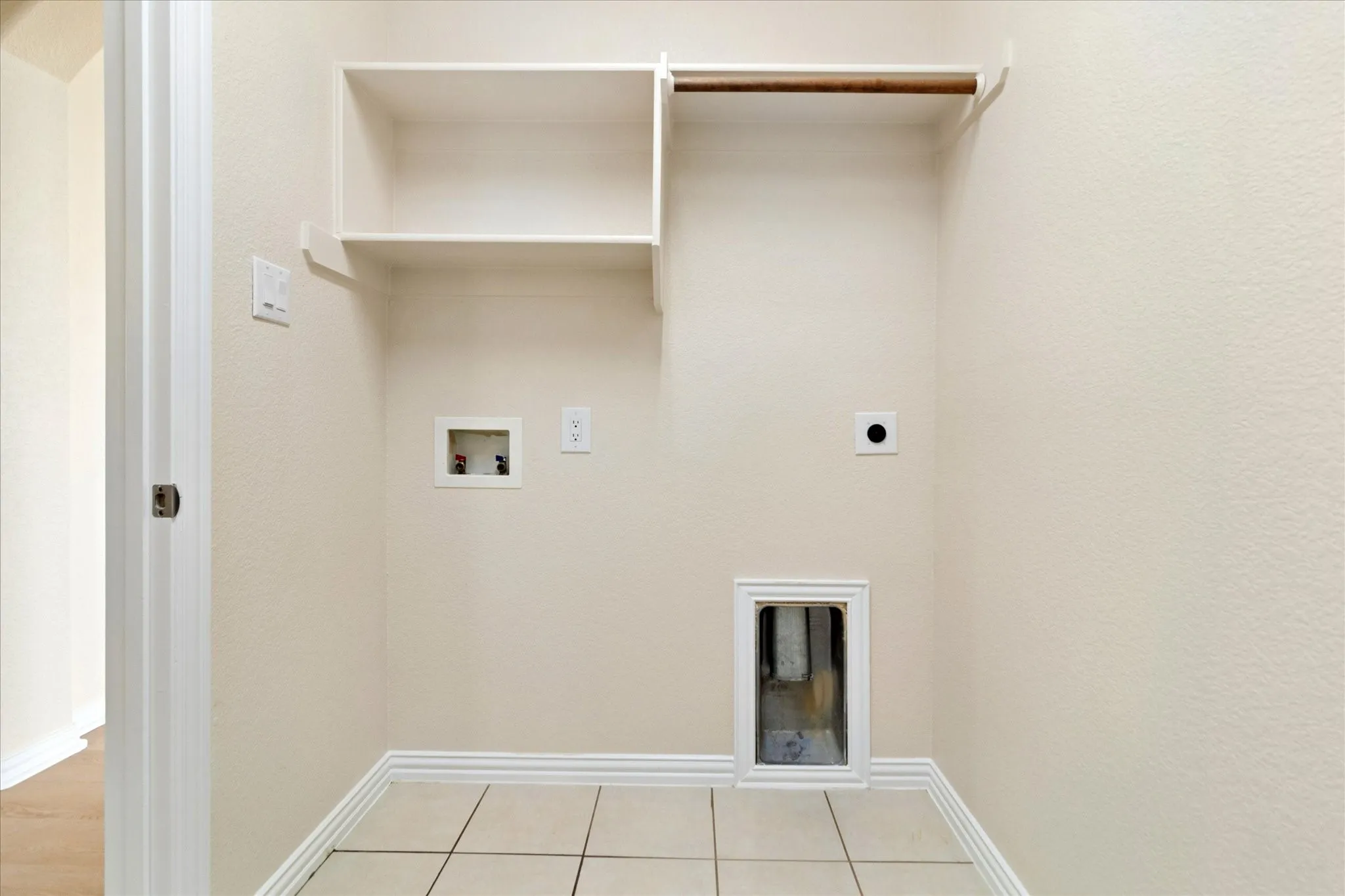 Single Family Residence For Sale in Tarrant County , 11000 Owl Creek Drive, Fort Worth, Texas 76179, 4 Bedroom, 2 Bathroom, 2 Garage spaces, 2,591 Sqft, built in 2007, Preowned, mls#21246248, Real Estate Agent in Fort Worth, Homes For Sale in Tarrant county, Homes For Sale in Fort Worth, Realtor in Fort Worth Texas, Real Estate Brokerage Independent Realty Texas, Luminita Cordes Realtor