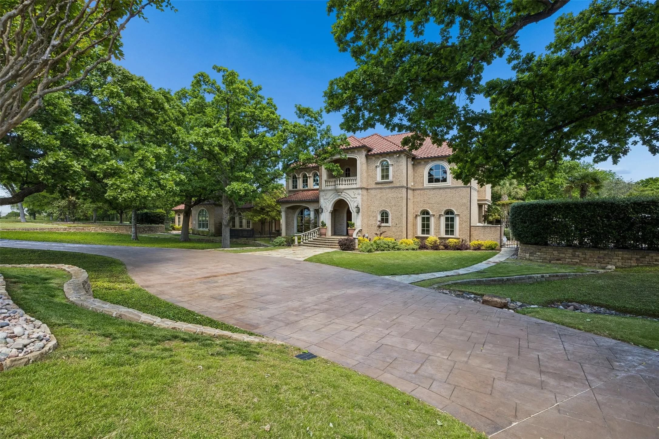 Single Family Residence For Sale in Denton County , 6416 Old Gate Road, Plano, Texas 75024, 6 Bedroom, 10 Bathroom, 5 Garage spaces, 14,636 Sqft, built in 2000, Preowned, mls#21246764, Real Estate Agent in Plano, Homes For Sale in Denton county, Homes For Sale in Plano, Realtor in Plano Texas, Real Estate Brokerage Independent Realty Texas, Luminita Cordes Realtor