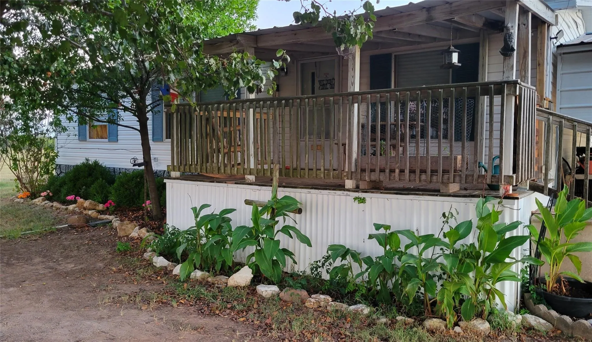 Single Family Residence For Sale in Fannin County , 806 N Fm 1752, Savoy, Texas 75479, 3 Bedroom, 2 Bathroom, Garage spaces, 1,120 Sqft, built in 1999, mls#21247588, Real Estate Agent in Savoy, Homes For Sale in Fannin county, Homes For Sale in Savoy, Realtor in Savoy Texas, Real Estate Brokerage Independent Realty Texas, Luminita Cordes Realtor