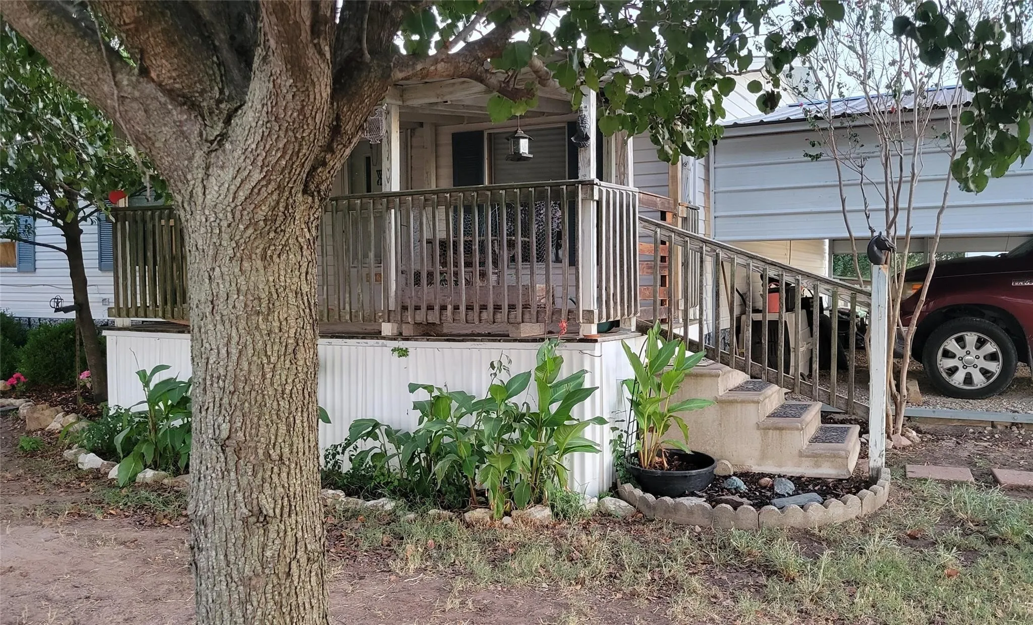 Single Family Residence For Sale in Fannin County , 806 N Fm 1752, Savoy, Texas 75479, 3 Bedroom, 2 Bathroom, Garage spaces, 1,120 Sqft, built in 1999, mls#21247588, Real Estate Agent in Savoy, Homes For Sale in Fannin county, Homes For Sale in Savoy, Realtor in Savoy Texas, Real Estate Brokerage Independent Realty Texas, Luminita Cordes Realtor