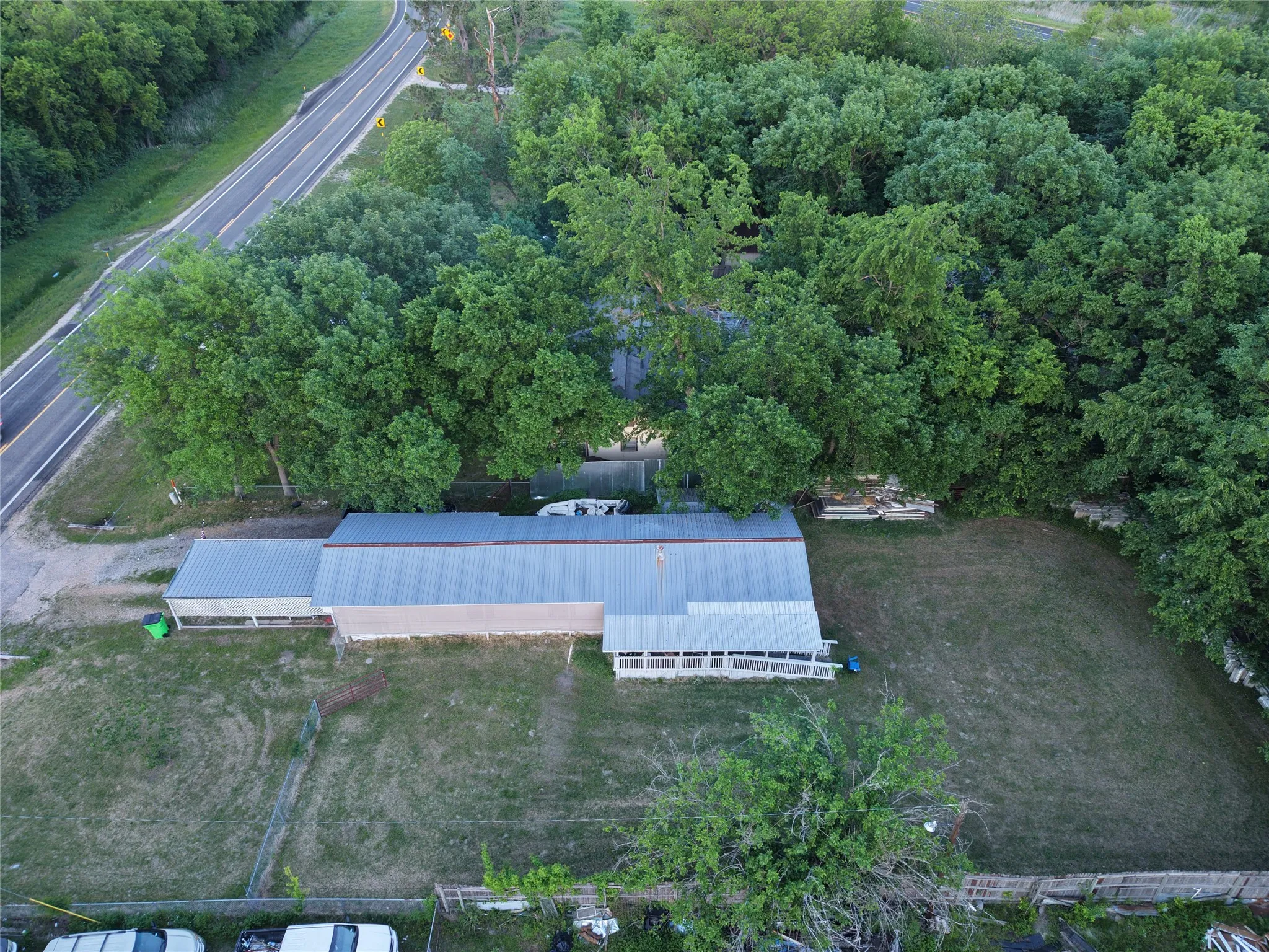 Mobile Home For Sale in Hunt County , 5429 Fm 2874, Commerce, Texas 75428, 2 Bedroom, 2 Bathroom, Garage spaces, 924 Sqft, built in 1970, Preowned, mls#21242026, Real Estate Agent in Commerce, Homes For Sale in Hunt county, Homes For Sale in Commerce, Realtor in Commerce Texas, Real Estate Brokerage Independent Realty Texas, Luminita Cordes Realtor