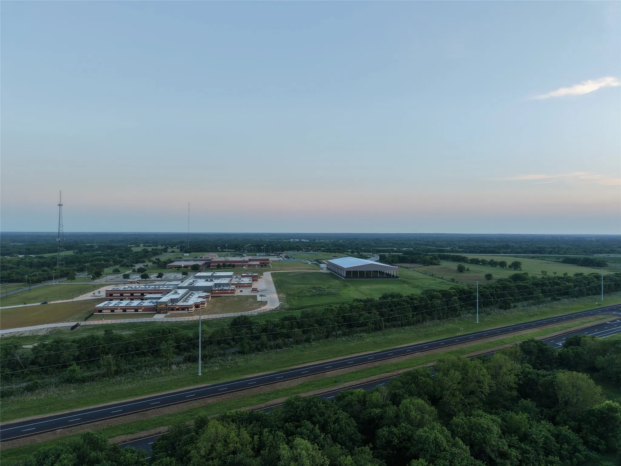Mobile Home For Sale in Hunt County , 5429 Fm 2874, Commerce, Texas 75428, 2 Bedroom, 2 Bathroom, Garage spaces, 924 Sqft, built in 1970, Preowned, mls#21242026, Real Estate Agent in Commerce, Homes For Sale in Hunt county, Homes For Sale in Commerce, Realtor in Commerce Texas, Real Estate Brokerage Independent Realty Texas, Luminita Cordes Realtor
