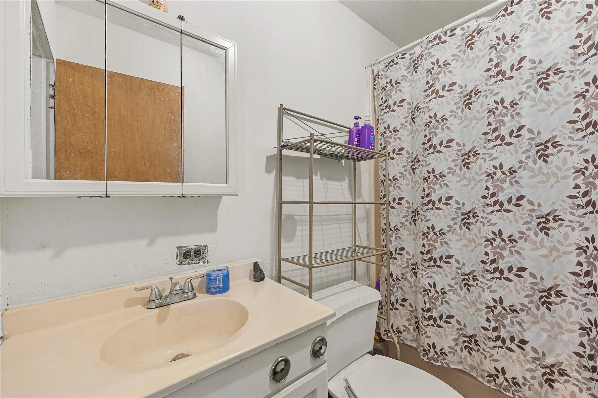 Mobile Home For Sale in Hunt County , 5429 Fm 2874, Commerce, Texas 75428, 2 Bedroom, 2 Bathroom, Garage spaces, 924 Sqft, built in 1970, Preowned, mls#21242026, Real Estate Agent in Commerce, Homes For Sale in Hunt county, Homes For Sale in Commerce, Realtor in Commerce Texas, Real Estate Brokerage Independent Realty Texas, Luminita Cordes Realtor