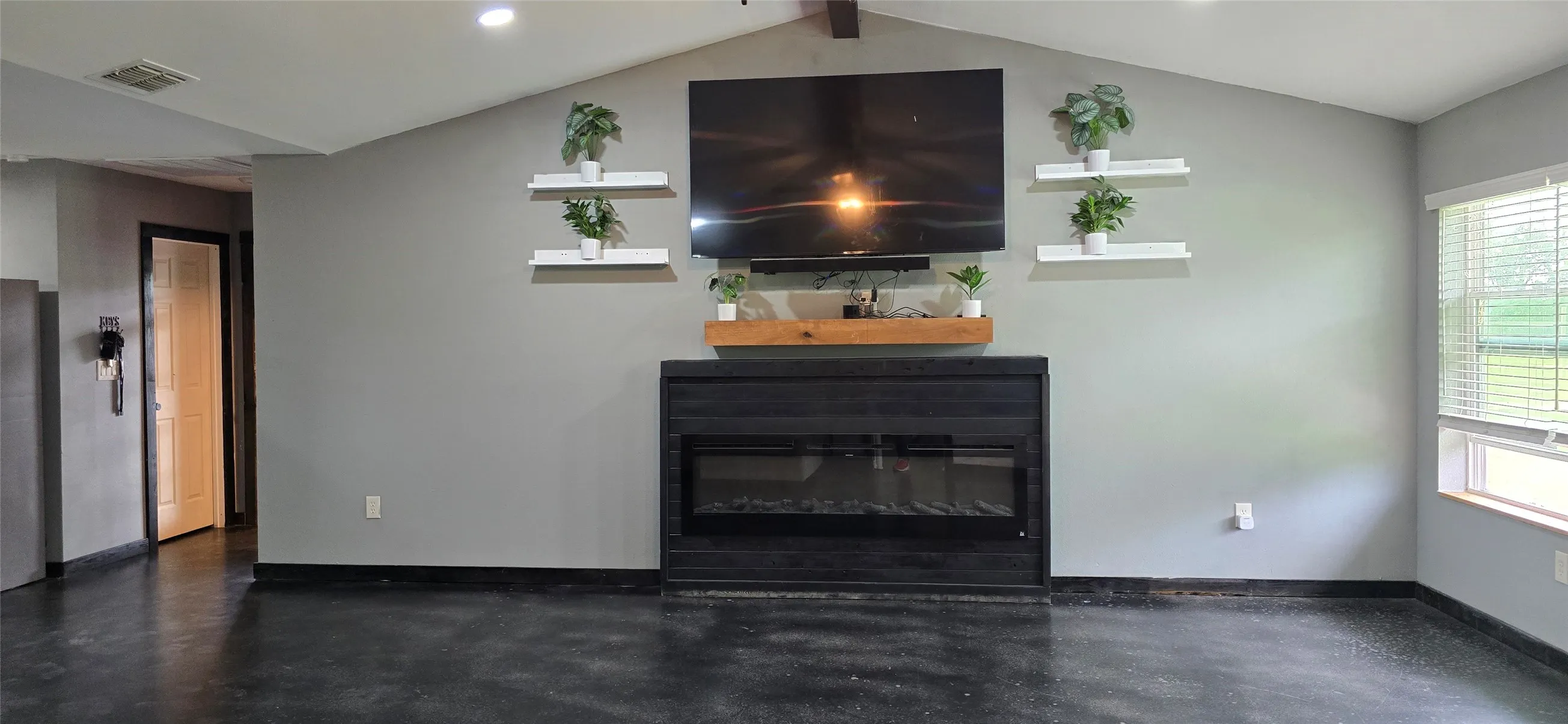 Single Family Residence For Sale in Rains County , 1410 Rs County Road 1235, Point, Texas 75472, 2 Bedroom, 2 Bathroom, 2 Garage spaces, 1,440 Sqft, built in 2022, mls#21249315, Real Estate Agent in Point, Homes For Sale in Rains county, Homes For Sale in Point, Realtor in Point Texas, Real Estate Brokerage Independent Realty Texas, Luminita Cordes Realtor
