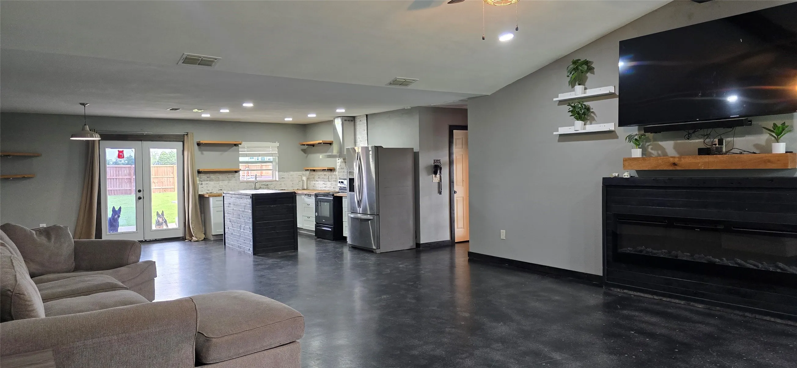 Single Family Residence For Sale in Rains County , 1410 Rs County Road 1235, Point, Texas 75472, 2 Bedroom, 2 Bathroom, 2 Garage spaces, 1,440 Sqft, built in 2022, mls#21249315, Real Estate Agent in Point, Homes For Sale in Rains county, Homes For Sale in Point, Realtor in Point Texas, Real Estate Brokerage Independent Realty Texas, Luminita Cordes Realtor