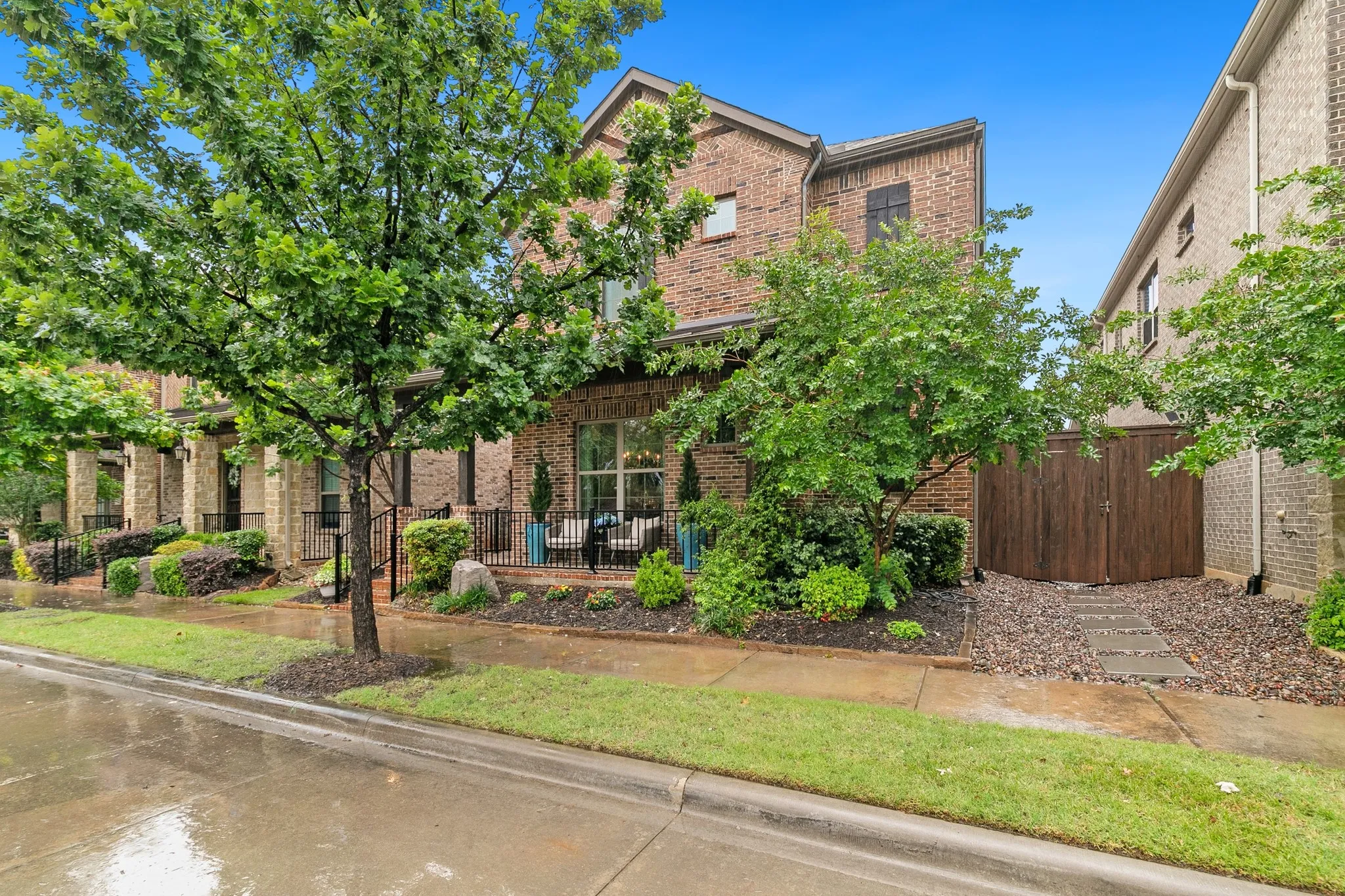 Single Family Residence For Sale in Denton County , 2224 7th Avenue, Flower Mound, Texas 75028, 4 Bedroom, 4 Bathroom, 2 Garage spaces, 2,833 Sqft, built in 2018, Preowned, mls#21227563, Real Estate Agent in Flower Mound, Homes For Sale in Denton county, Homes For Sale in Flower Mound, Realtor in Flower Mound Texas, Real Estate Brokerage Independent Realty Texas, Luminita Cordes Realtor