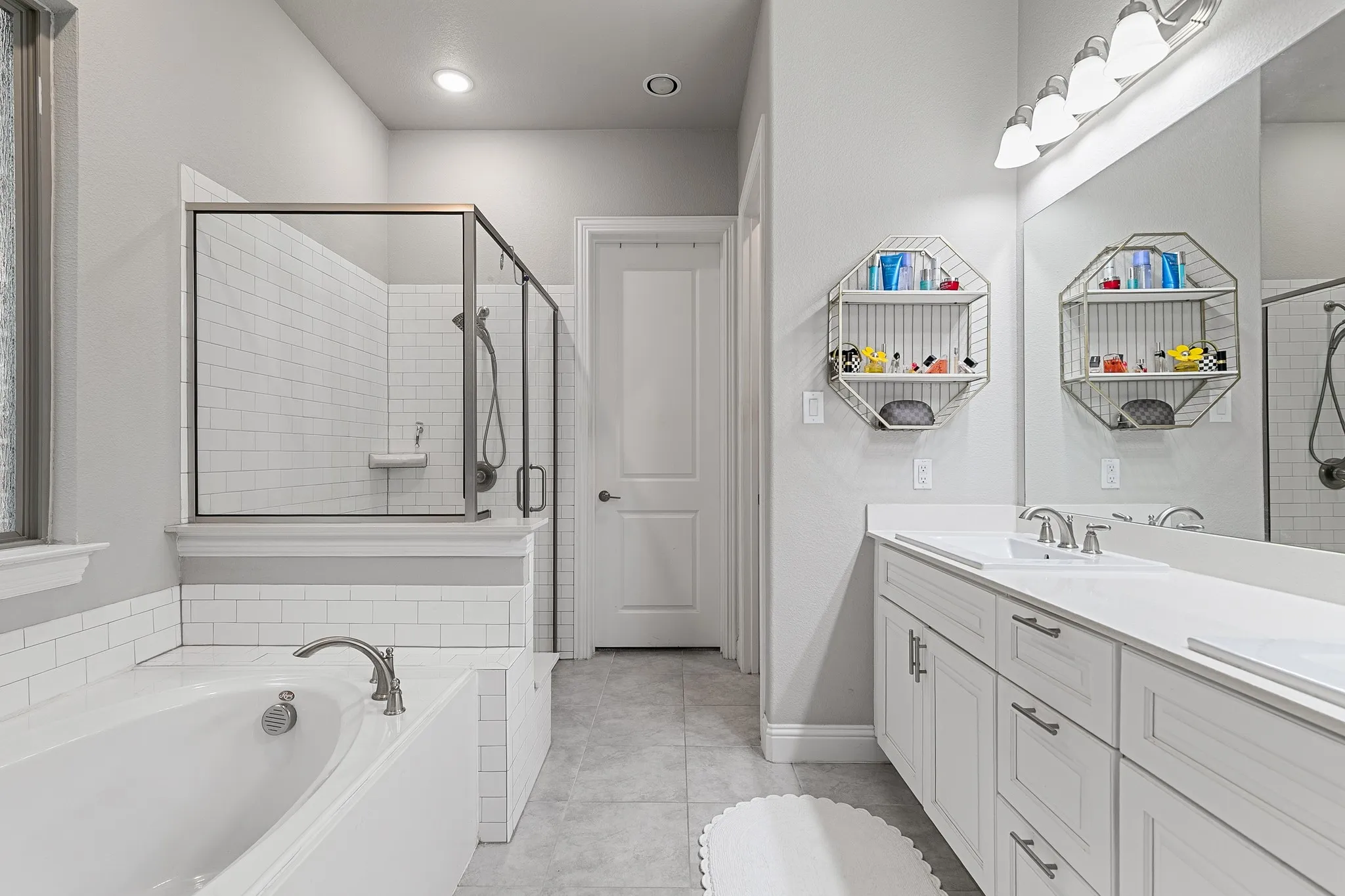 Single Family Residence For Sale in Denton County , 2224 7th Avenue, Flower Mound, Texas 75028, 4 Bedroom, 4 Bathroom, 2 Garage spaces, 2,833 Sqft, built in 2018, Preowned, mls#21227563, Real Estate Agent in Flower Mound, Homes For Sale in Denton county, Homes For Sale in Flower Mound, Realtor in Flower Mound Texas, Real Estate Brokerage Independent Realty Texas, Luminita Cordes Realtor