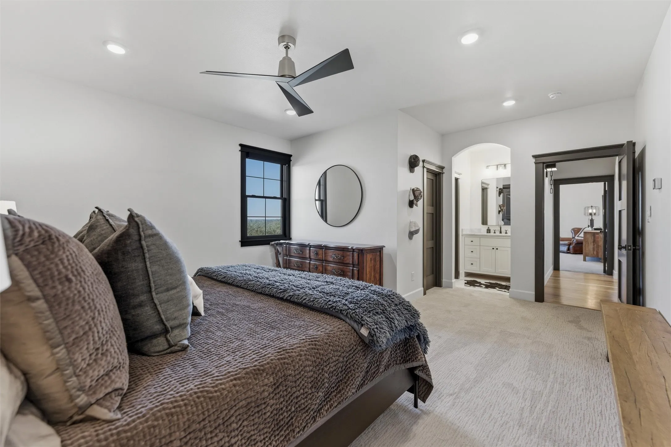 Single Family Residence For Sale in Parker County , 1899 Old Agnes Road, Weatherford, Texas 76088, 5 Bedroom, 5 Bathroom, 3 Garage spaces, 4,900 Sqft, built in 2022, Preowned, mls#21248460, Real Estate Agent in Weatherford, Homes For Sale in Parker county, Homes For Sale in Weatherford, Realtor in Weatherford Texas, Real Estate Brokerage Independent Realty Texas, Luminita Cordes Realtor