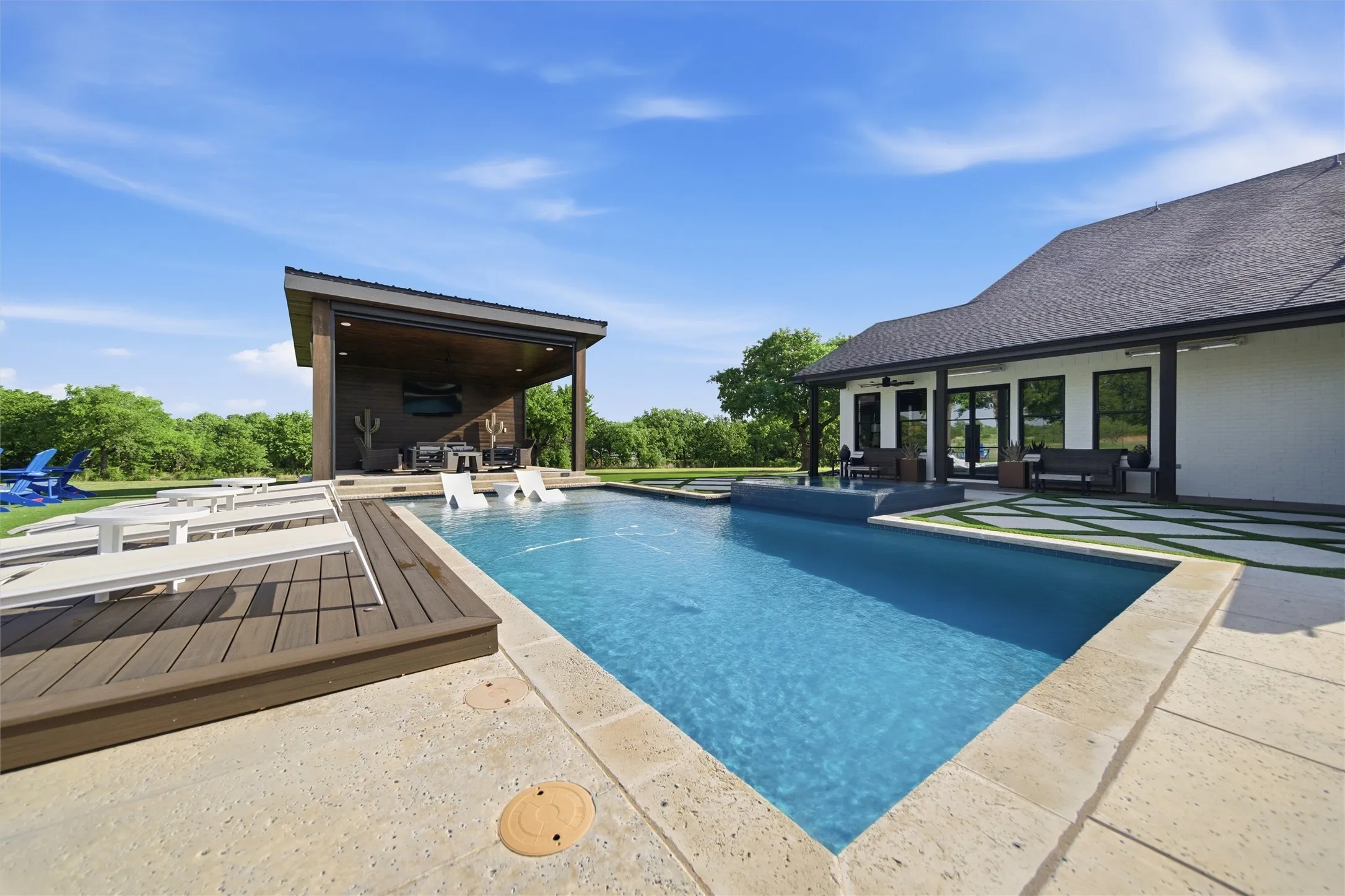 Single Family Residence For Sale in Parker County , 1899 Old Agnes Road, Weatherford, Texas 76088, 5 Bedroom, 5 Bathroom, 3 Garage spaces, 4,900 Sqft, built in 2022, Preowned, mls#21248460, Real Estate Agent in Weatherford, Homes For Sale in Parker county, Homes For Sale in Weatherford, Realtor in Weatherford Texas, Real Estate Brokerage Independent Realty Texas, Luminita Cordes Realtor