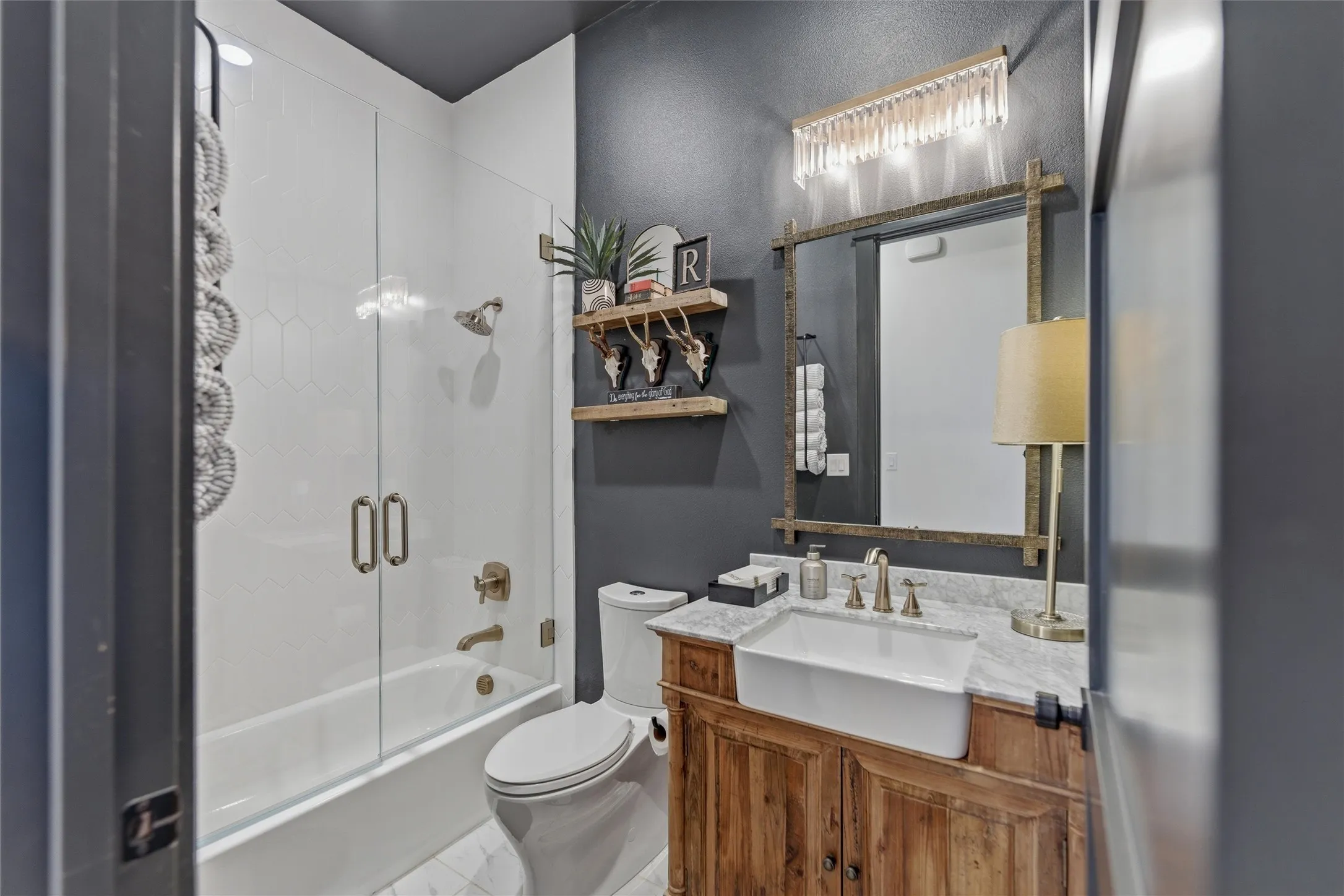 Single Family Residence For Sale in Parker County , 1899 Old Agnes Road, Weatherford, Texas 76088, 5 Bedroom, 5 Bathroom, 3 Garage spaces, 4,900 Sqft, built in 2022, Preowned, mls#21248460, Real Estate Agent in Weatherford, Homes For Sale in Parker county, Homes For Sale in Weatherford, Realtor in Weatherford Texas, Real Estate Brokerage Independent Realty Texas, Luminita Cordes Realtor