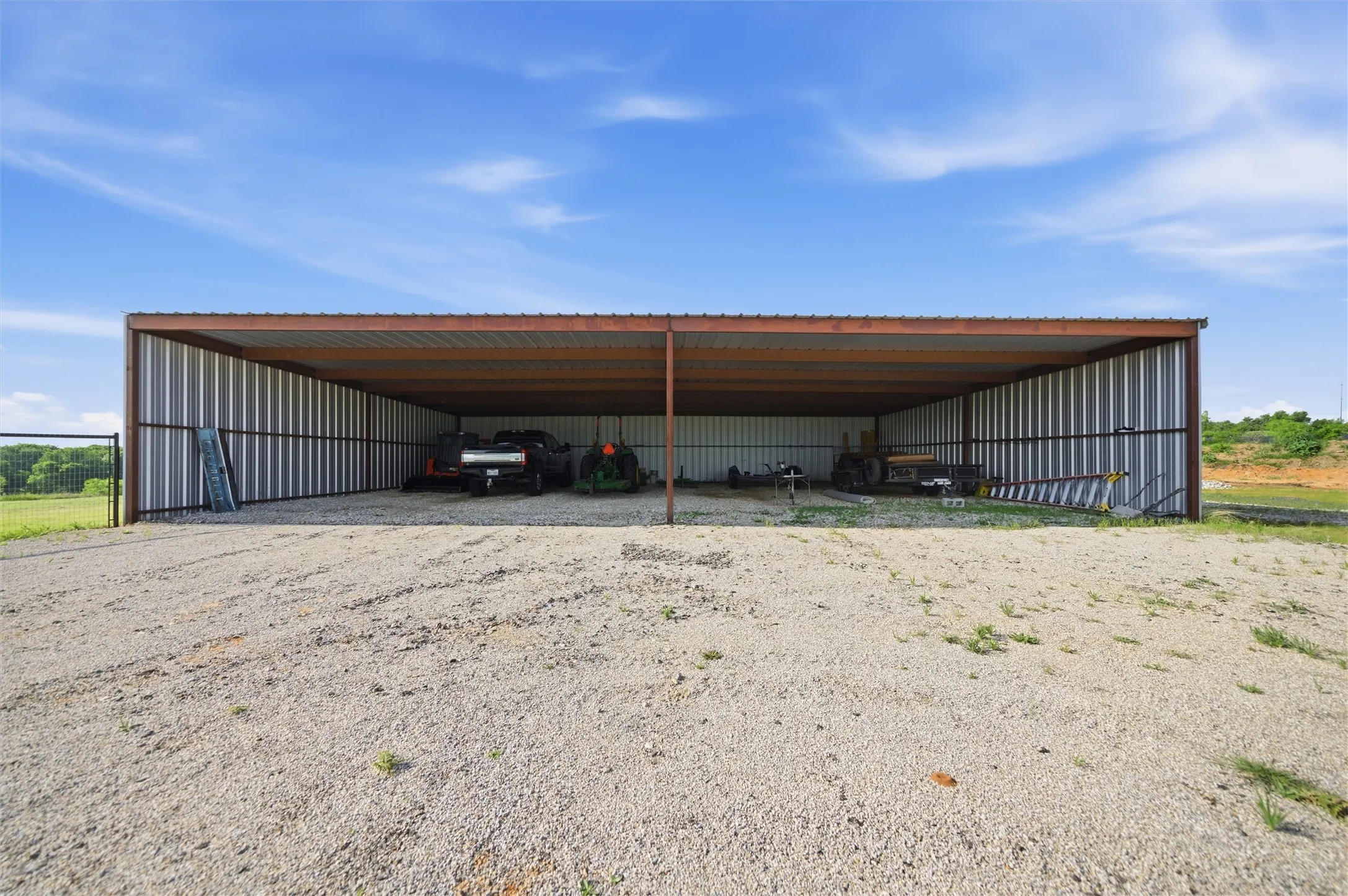 Single Family Residence For Sale in Parker County , 1899 Old Agnes Road, Weatherford, Texas 76088, 5 Bedroom, 5 Bathroom, 3 Garage spaces, 4,900 Sqft, built in 2022, Preowned, mls#21248460, Real Estate Agent in Weatherford, Homes For Sale in Parker county, Homes For Sale in Weatherford, Realtor in Weatherford Texas, Real Estate Brokerage Independent Realty Texas, Luminita Cordes Realtor
