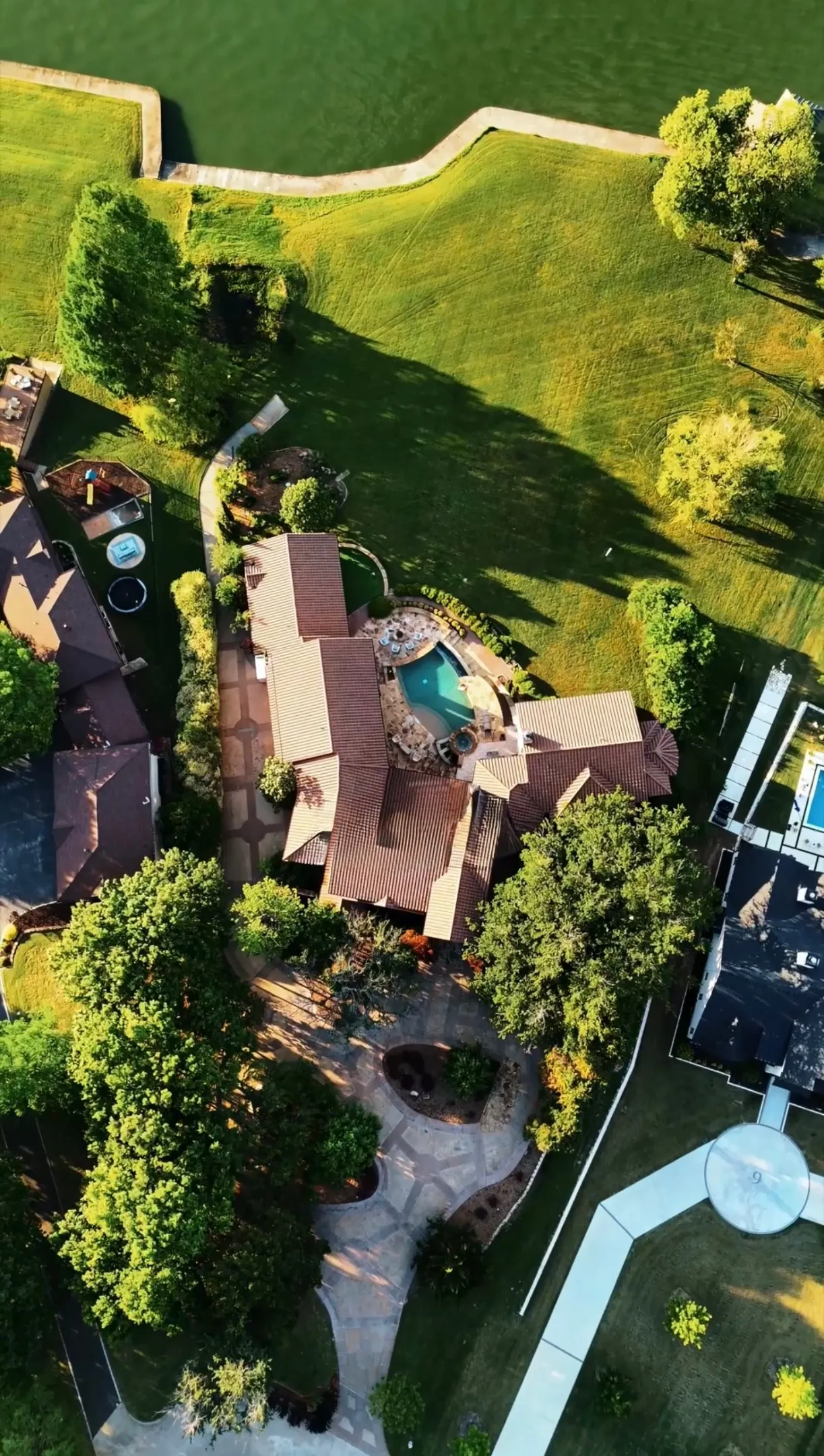 Single Family Residence For Sale in Rockwall County , 8 Meadowlake Drive, Heath, Texas 75032, 4 Bedroom, 8 Bathroom, 4 Garage spaces, 5,908 Sqft, built in 2009, Preowned, mls#21249503, Real Estate Agent in Heath, Homes For Sale in Rockwall county, Homes For Sale in Heath, Realtor in Heath Texas, Real Estate Brokerage Independent Realty Texas, Luminita Cordes Realtor