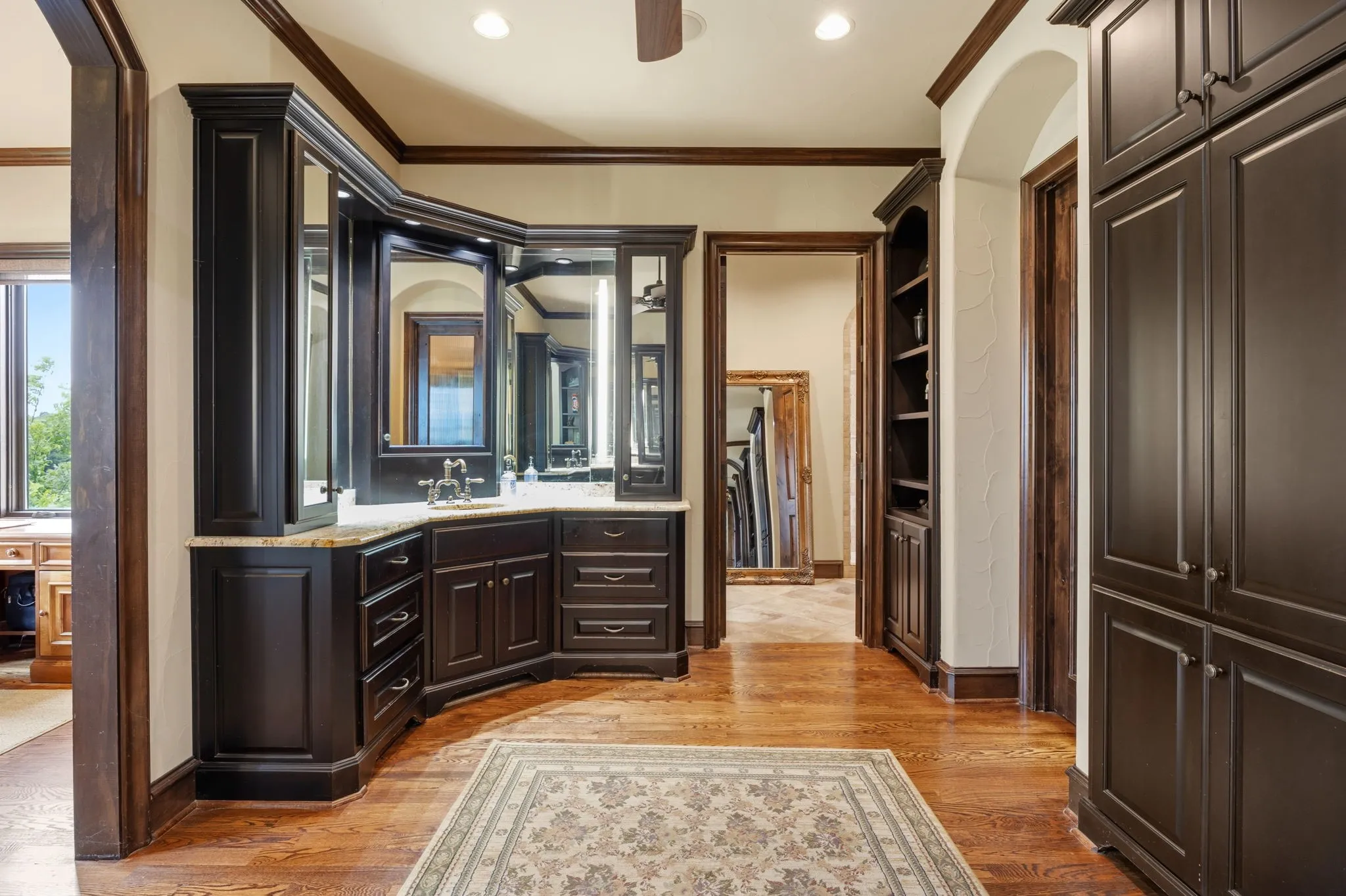 Single Family Residence For Sale in Rockwall County , 8 Meadowlake Drive, Heath, Texas 75032, 4 Bedroom, 8 Bathroom, 4 Garage spaces, 5,908 Sqft, built in 2009, Preowned, mls#21249503, Real Estate Agent in Heath, Homes For Sale in Rockwall county, Homes For Sale in Heath, Realtor in Heath Texas, Real Estate Brokerage Independent Realty Texas, Luminita Cordes Realtor
