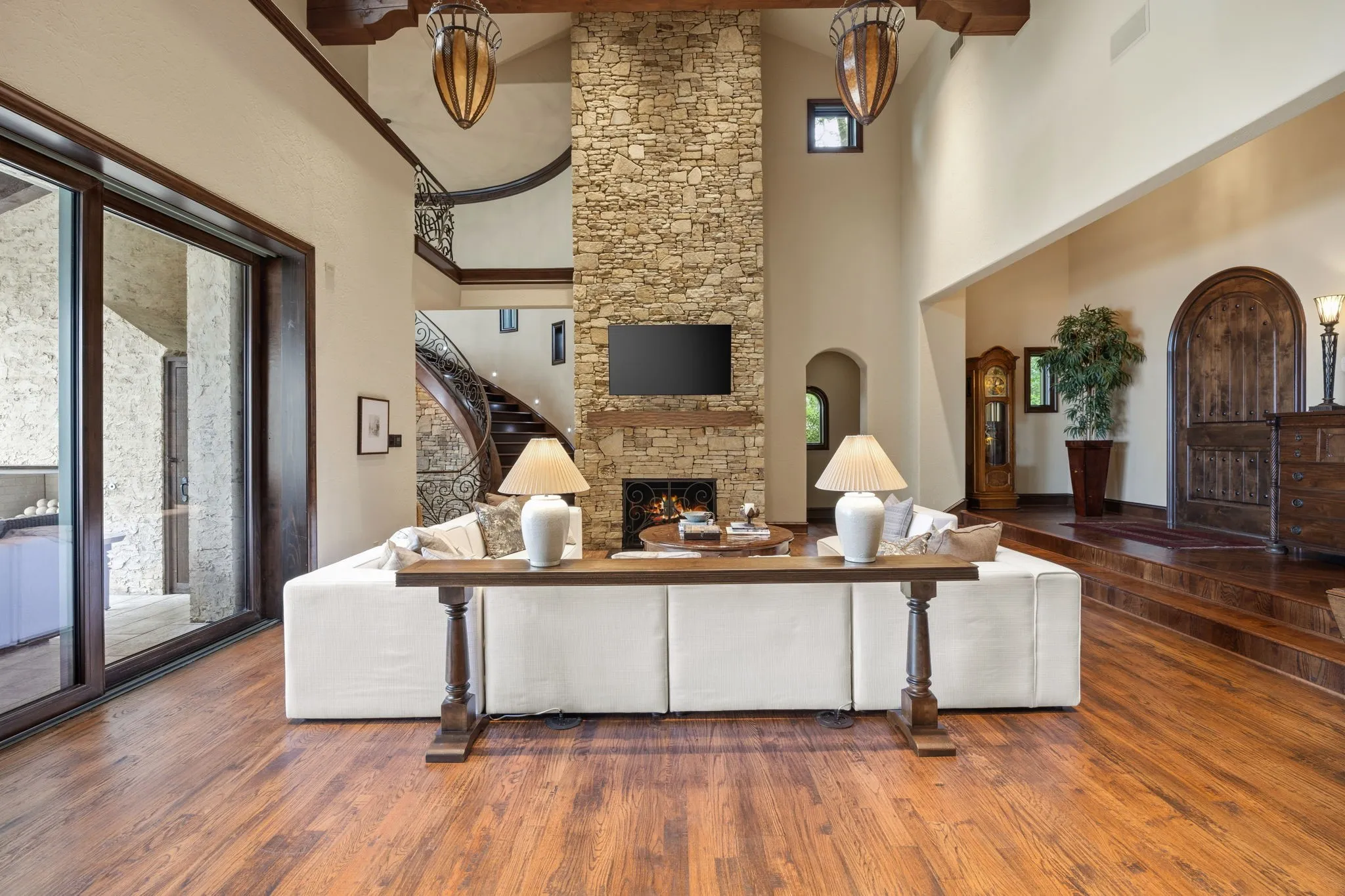 Single Family Residence For Sale in Rockwall County , 8 Meadowlake Drive, Heath, Texas 75032, 4 Bedroom, 8 Bathroom, 4 Garage spaces, 5,908 Sqft, built in 2009, Preowned, mls#21249503, Real Estate Agent in Heath, Homes For Sale in Rockwall county, Homes For Sale in Heath, Realtor in Heath Texas, Real Estate Brokerage Independent Realty Texas, Luminita Cordes Realtor