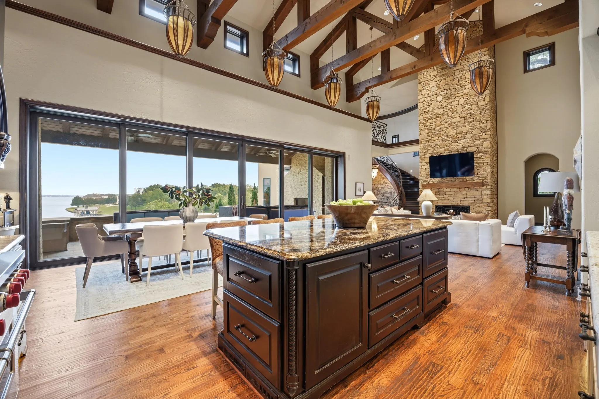 Single Family Residence For Sale in Rockwall County , 8 Meadowlake Drive, Heath, Texas 75032, 4 Bedroom, 8 Bathroom, 4 Garage spaces, 5,908 Sqft, built in 2009, Preowned, mls#21249503, Real Estate Agent in Heath, Homes For Sale in Rockwall county, Homes For Sale in Heath, Realtor in Heath Texas, Real Estate Brokerage Independent Realty Texas, Luminita Cordes Realtor
