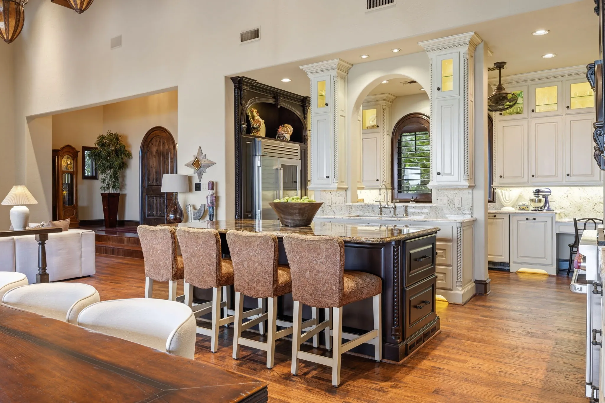 Single Family Residence For Sale in Rockwall County , 8 Meadowlake Drive, Heath, Texas 75032, 4 Bedroom, 8 Bathroom, 4 Garage spaces, 5,908 Sqft, built in 2009, Preowned, mls#21249503, Real Estate Agent in Heath, Homes For Sale in Rockwall county, Homes For Sale in Heath, Realtor in Heath Texas, Real Estate Brokerage Independent Realty Texas, Luminita Cordes Realtor