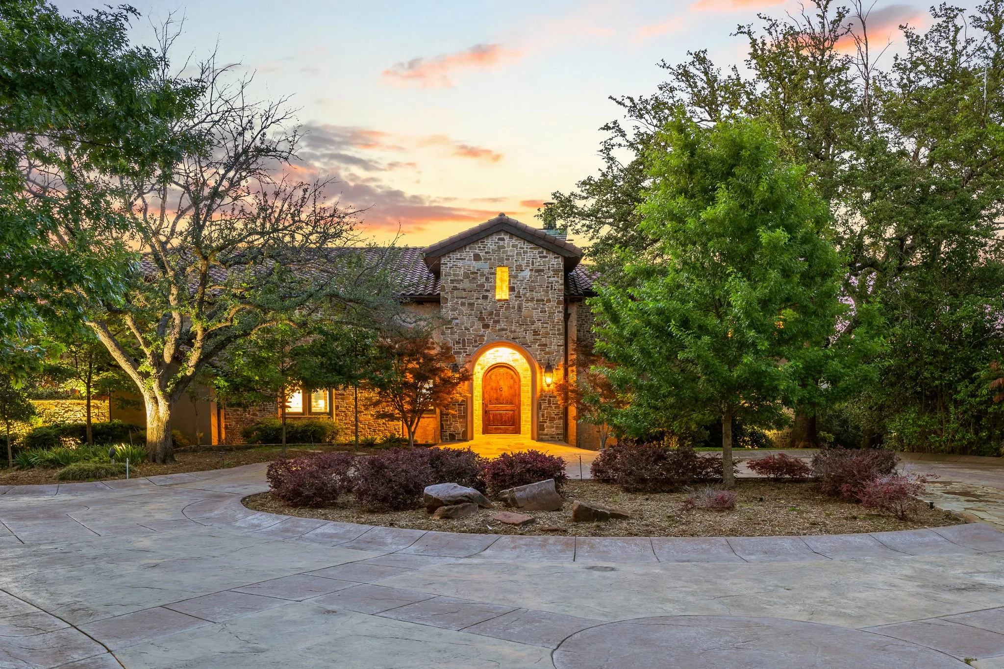 Single Family Residence For Sale in Rockwall County , 8 Meadowlake Drive, Heath, Texas 75032, 4 Bedroom, 8 Bathroom, 4 Garage spaces, 5,908 Sqft, built in 2009, Preowned, mls#21249503, Real Estate Agent in Heath, Homes For Sale in Rockwall county, Homes For Sale in Heath, Realtor in Heath Texas, Real Estate Brokerage Independent Realty Texas, Luminita Cordes Realtor