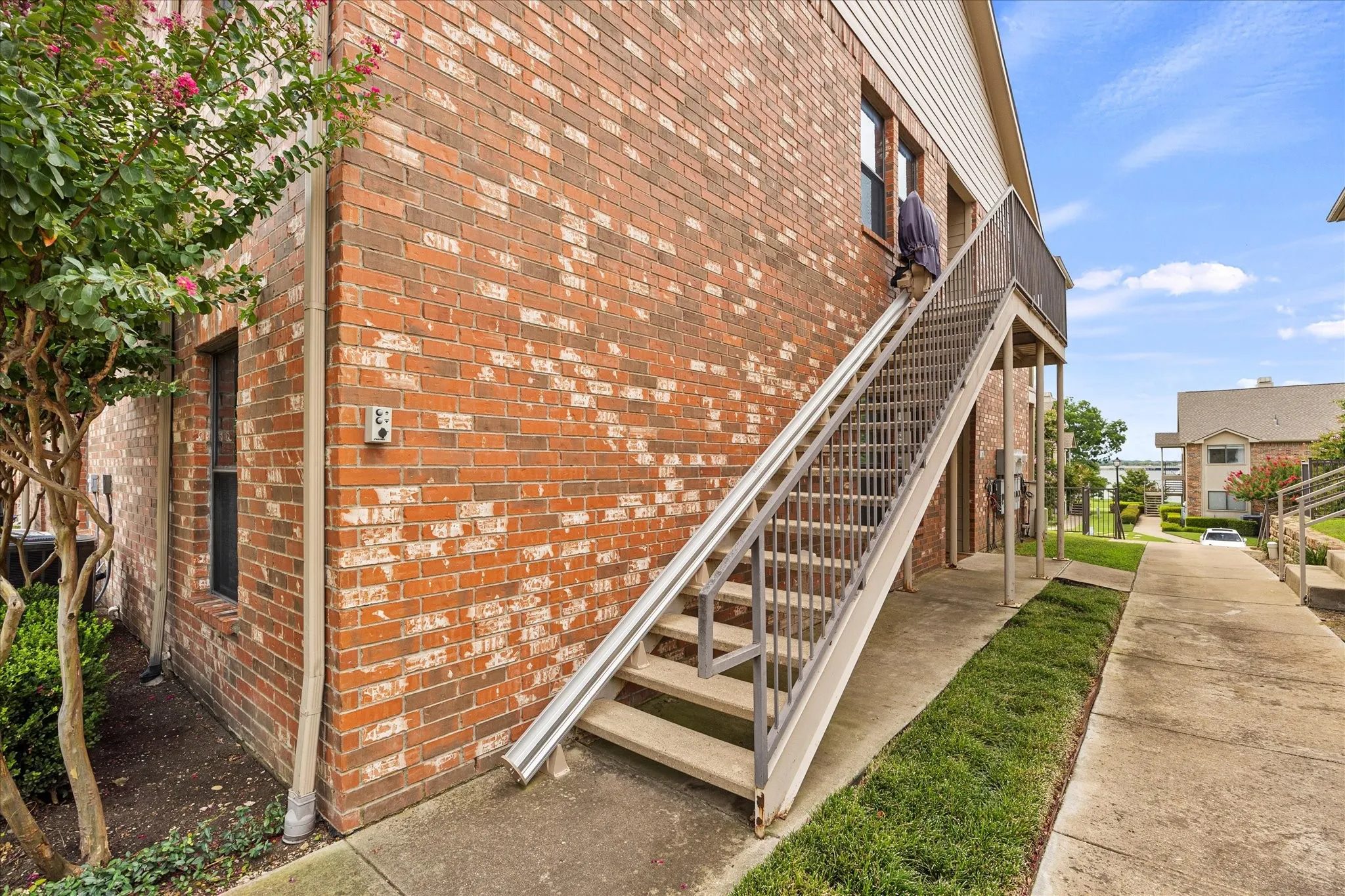 Condominium For Sale in Rockwall County , 1873 Signal Ridge Place, Rockwall, Texas 75032, 2 Bedroom, 2 Bathroom, Garage spaces, 1,405 Sqft, built in 2006, Preowned, mls#21240779, Real Estate Agent in Rockwall, Homes For Sale in Rockwall county, Homes For Sale in Rockwall, Realtor in Rockwall Texas, Real Estate Brokerage Independent Realty Texas, Luminita Cordes Realtor